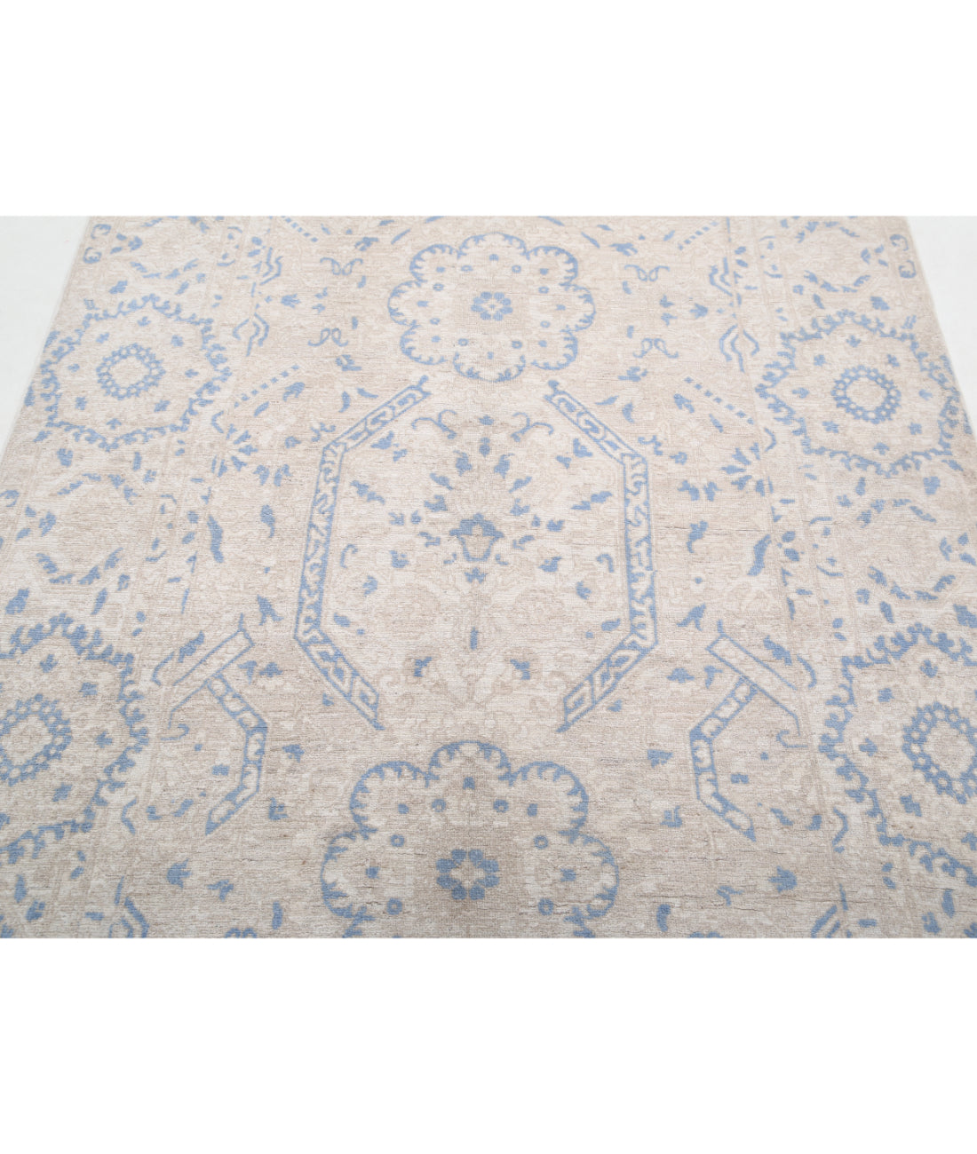 Hand Knotted Serenity Artemix Wool Rug - 4'10'' x 7'2'' 4'10'' x 7'2'' (145 X 215) / Ivory / Ivory