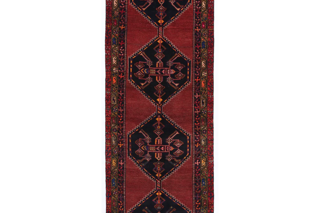 Hamadan Rugs — A Complete Guide to the Persian Village Classic, History & How to Choose One