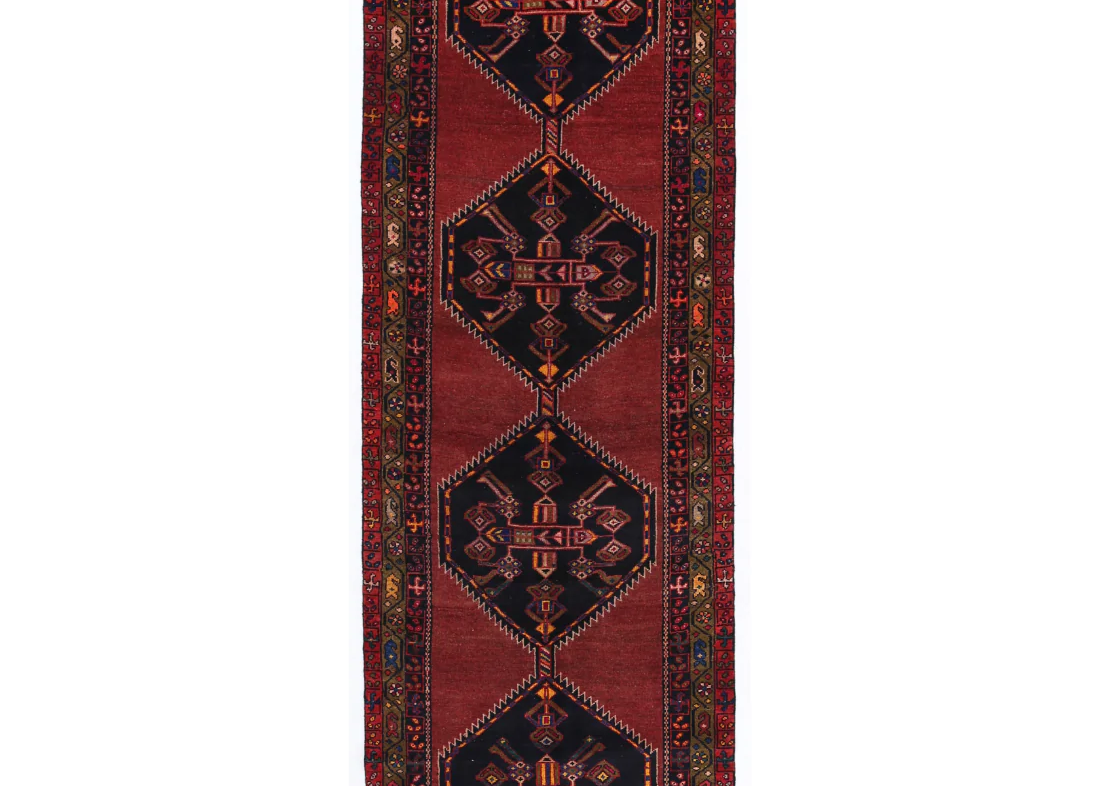 Hamadan Rugs — A Complete Guide to the Persian Village Classic, History & How to Choose One
