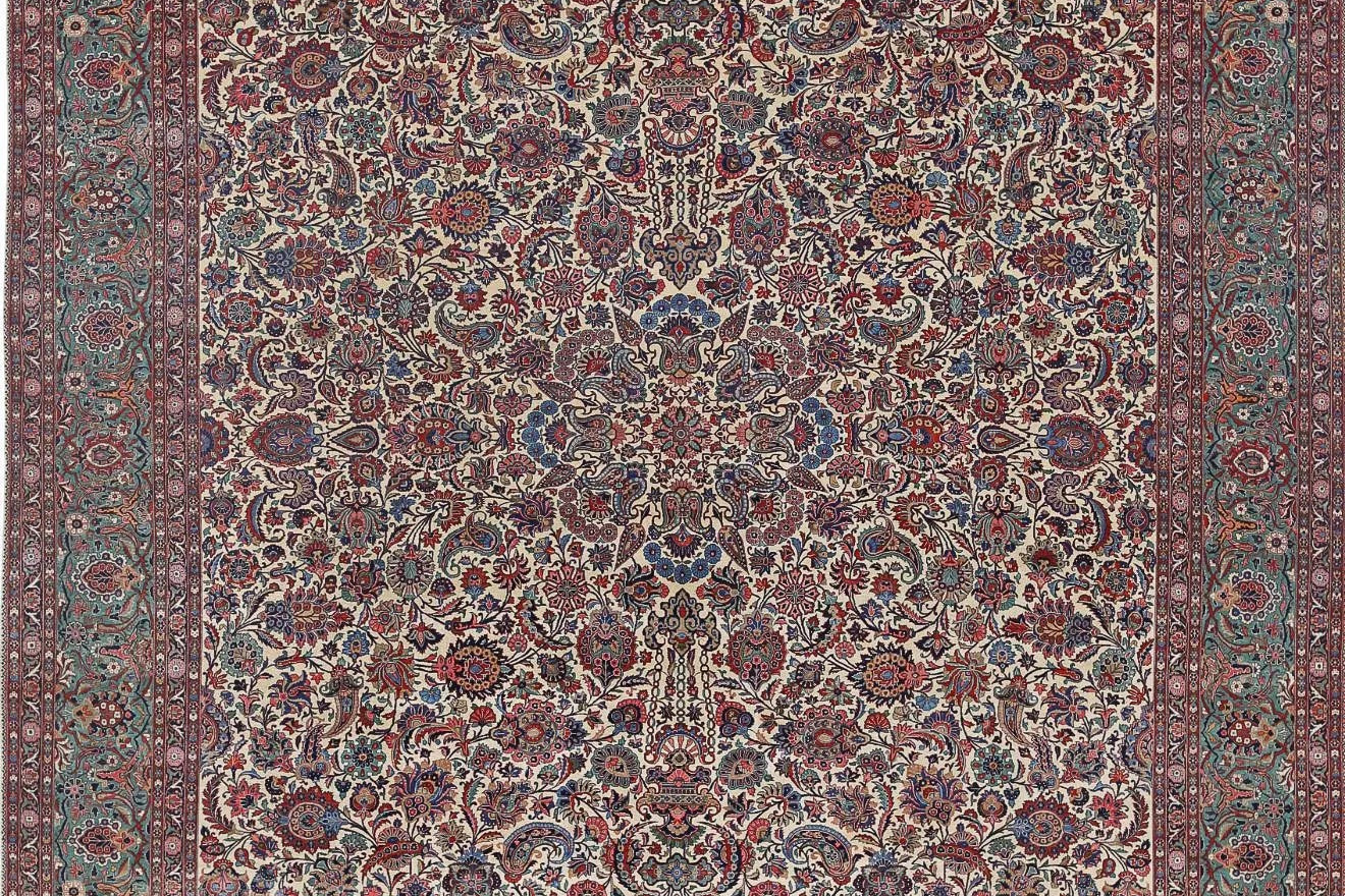 Kashan Rugs — A Complete Guide to the Classic Persian City Rug, History & How to Choose One