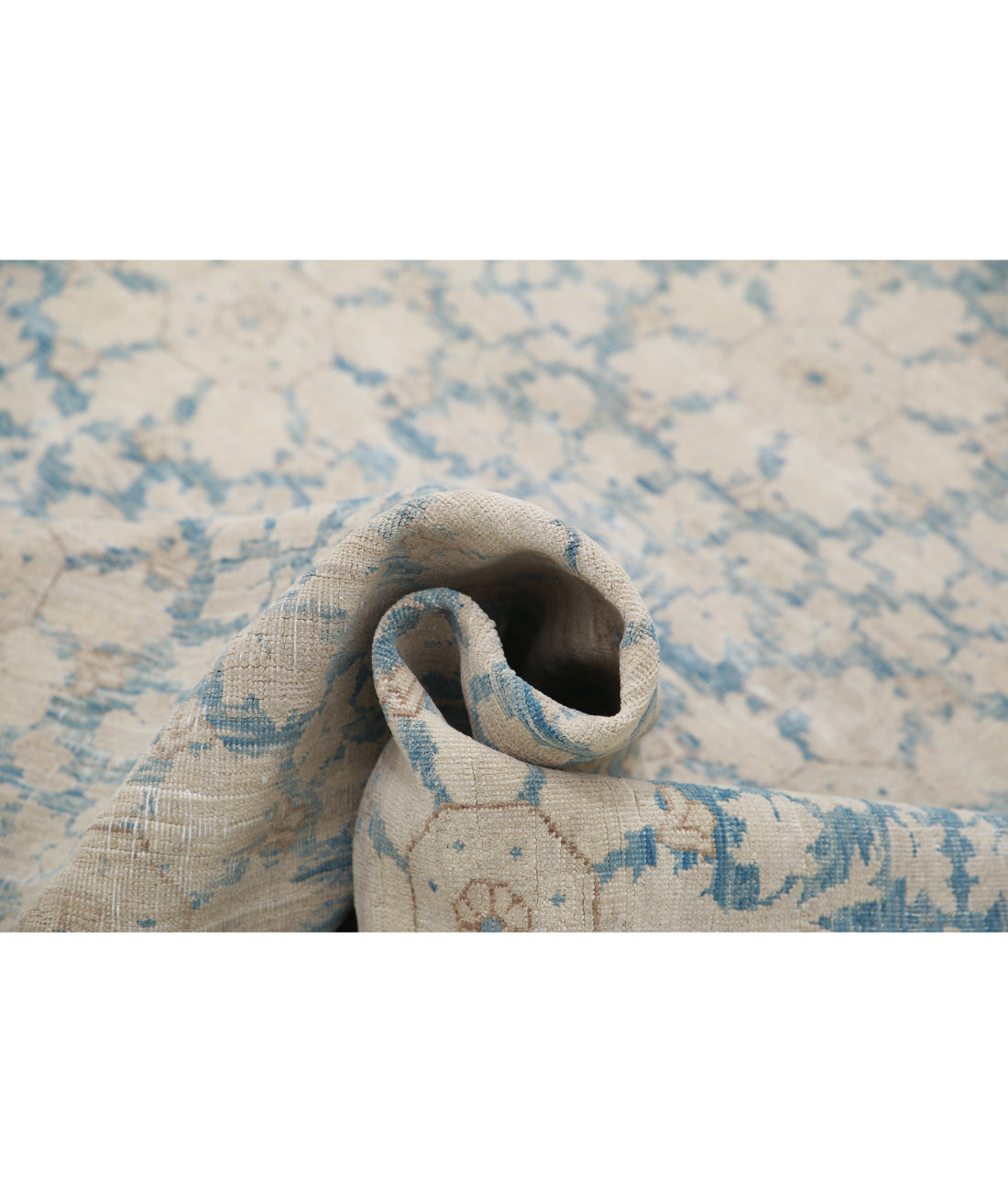 Hand Knotted Fine Artemix Wool Rug - 7'9'' x 9'7'' 7'9'' x 9'7'' (233 X 288) / Blue / Ivory