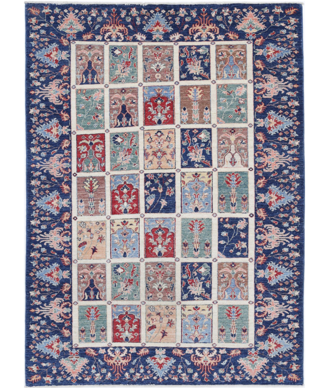 Hand Knotted Bakhtiari Wool Rug - 4'9'' x 6'8''