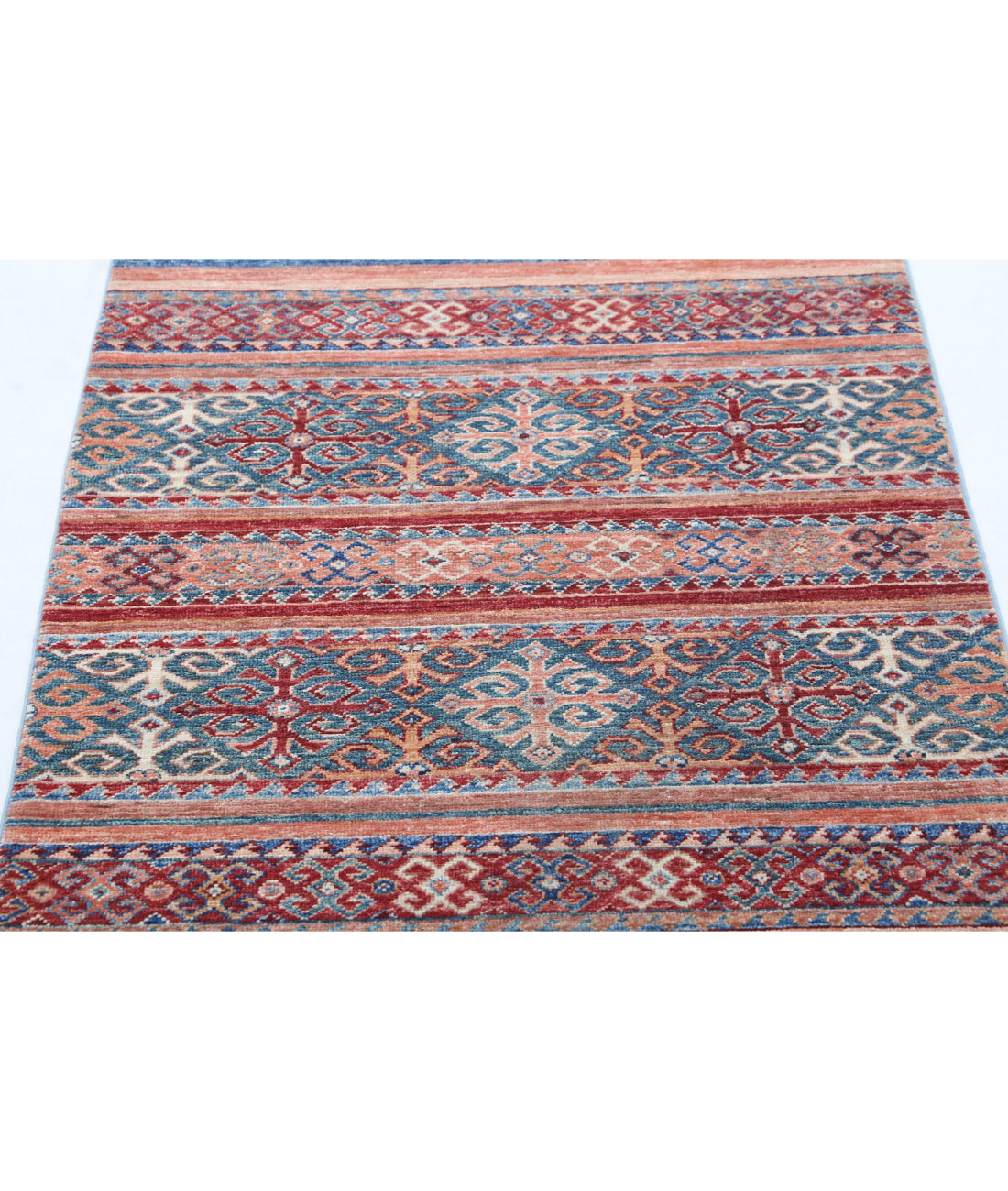 Hand Knotted Khurjeen Wool Rug - 2'9'' x 3'10'' 2'9'' x 3'10'' (83 X 115) / Multi / Multi