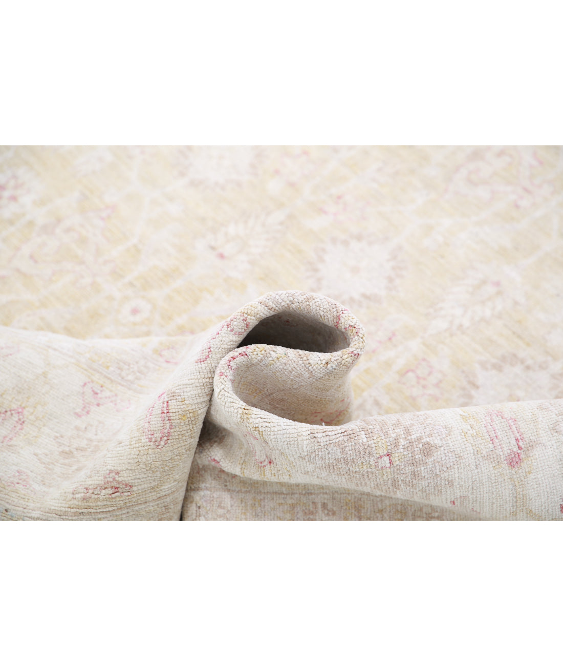 Hand Knotted Fine Serenity Wool Rug - 6'3'' x 8'9'' 6'3'' x 8'9'' (188 X 263) / Ivory / Gold