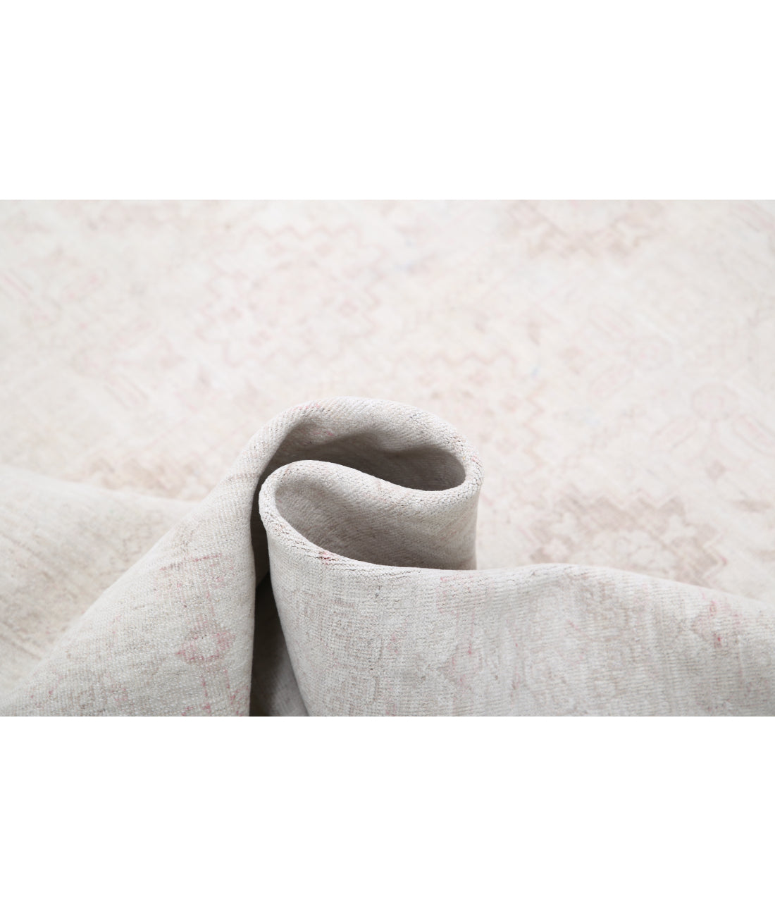 Hand Knotted Serenity Wool Rug - 6'1'' x 8'6'' 6'1'' x 8'6'' (183 X 255) / Ivory / Taupe