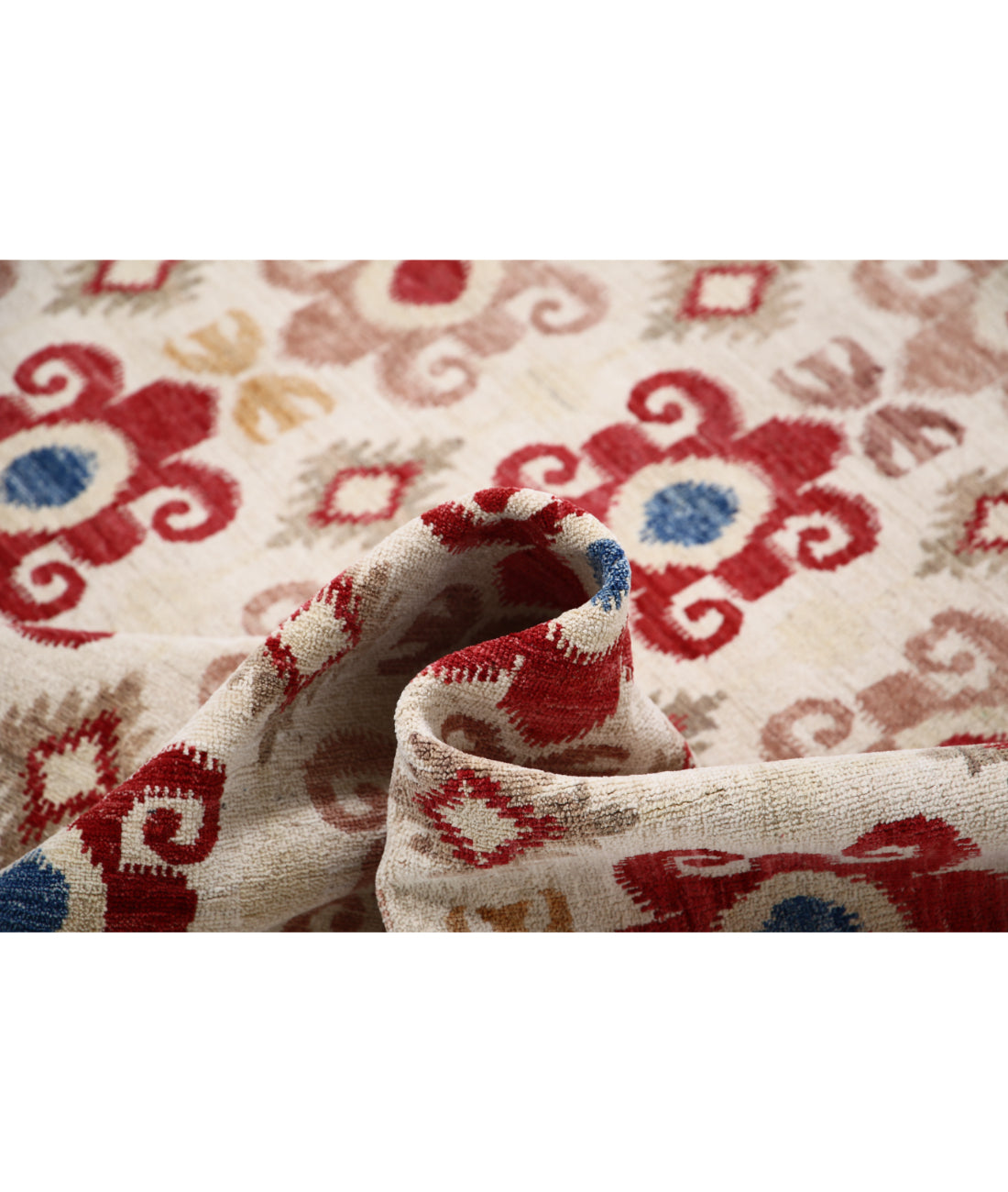 Hand Knotted Ikat Wool Rug - 8'9'' x 11'3'' 8'9'' x 11'3'' (263 X 338) / Ivory / Red