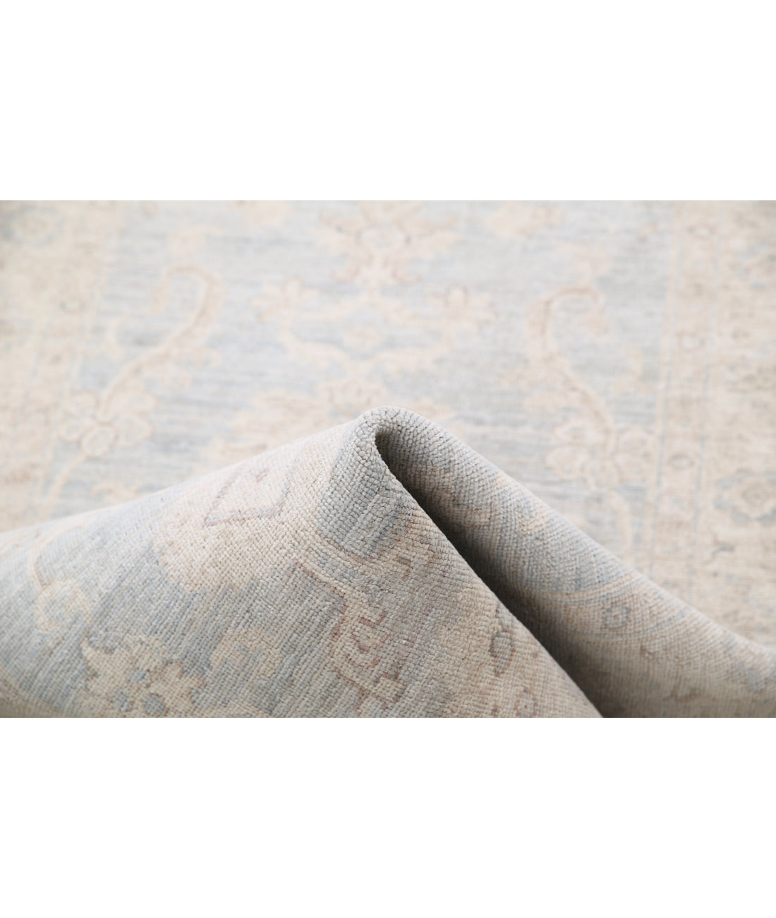 Hand Knotted Serenity Wool Rug - 2'8'' x 6'3'' 2'8'' x 6'3'' (80 X 188) / Grey / Ivory