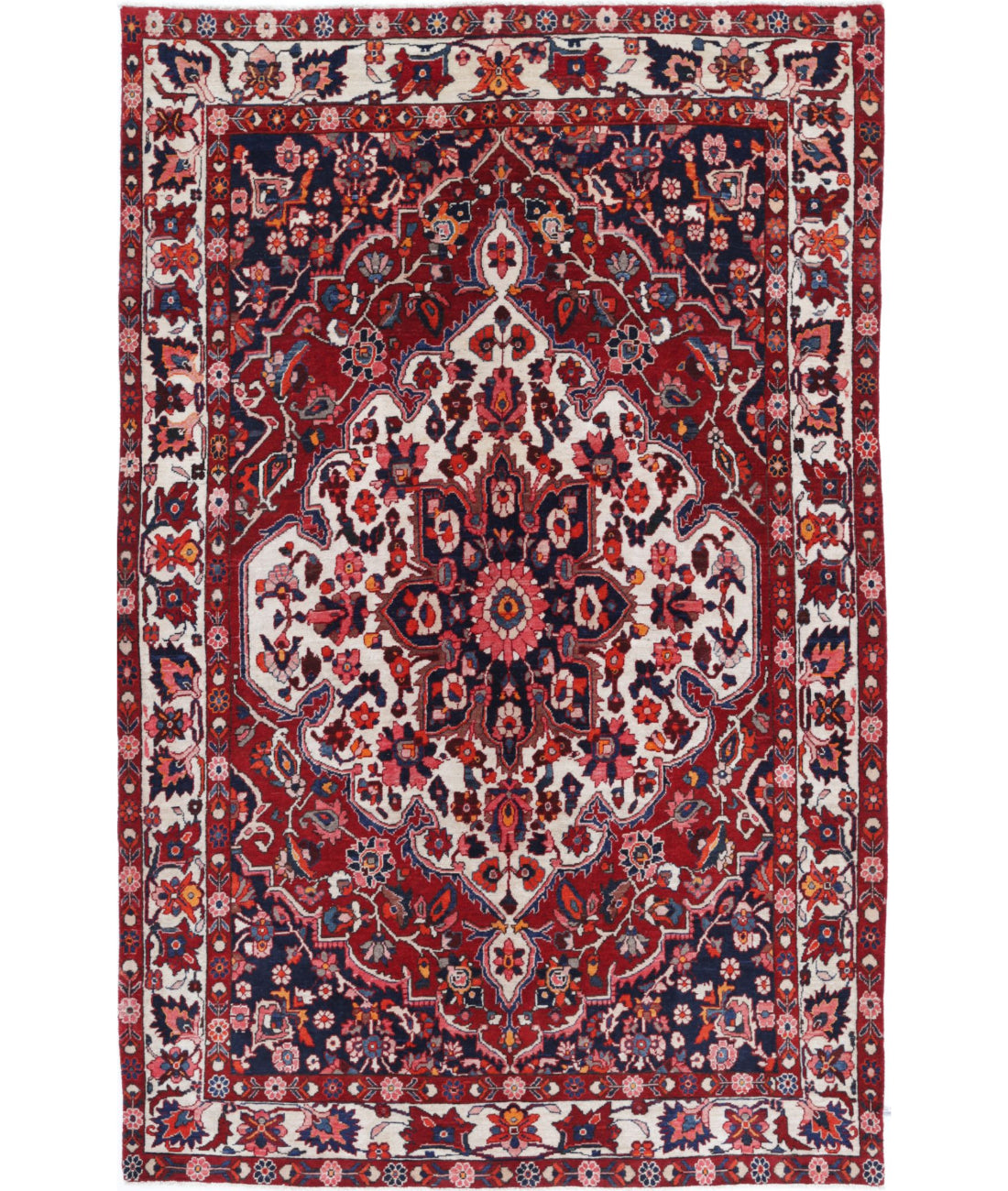 Hand Knotted Oriental Bakhtiari Wool Rug - 5'3'' x 8'1''