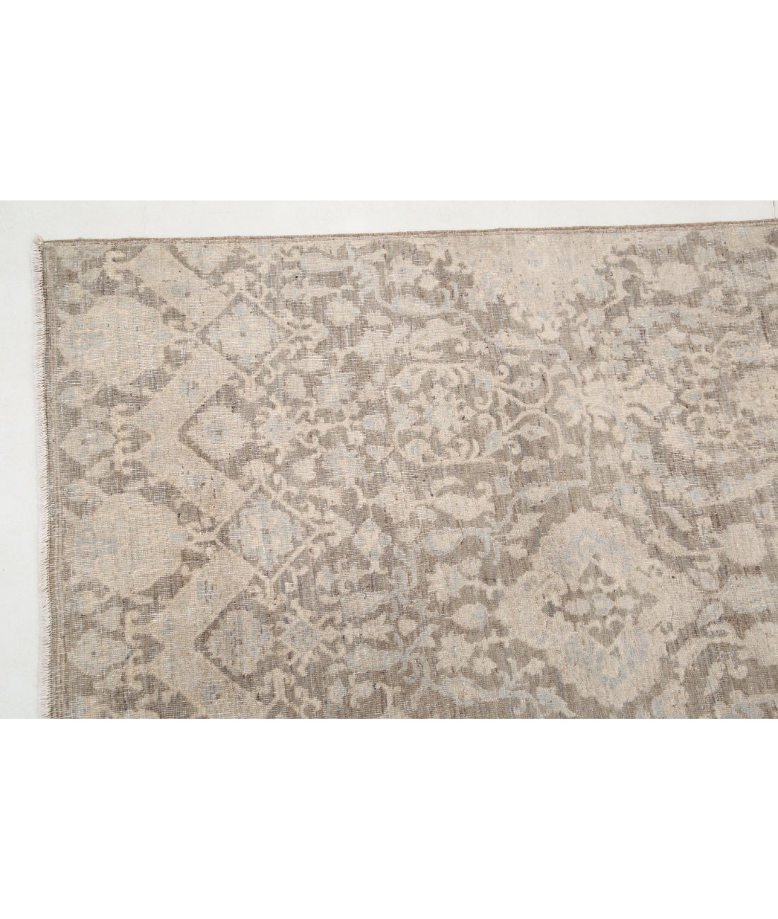 Hand Knotted Artemix Wool Rug - 7'8'' x 9'4'' 7'8'' x 9'4'' (230 X 280) / Grey / Ivory
