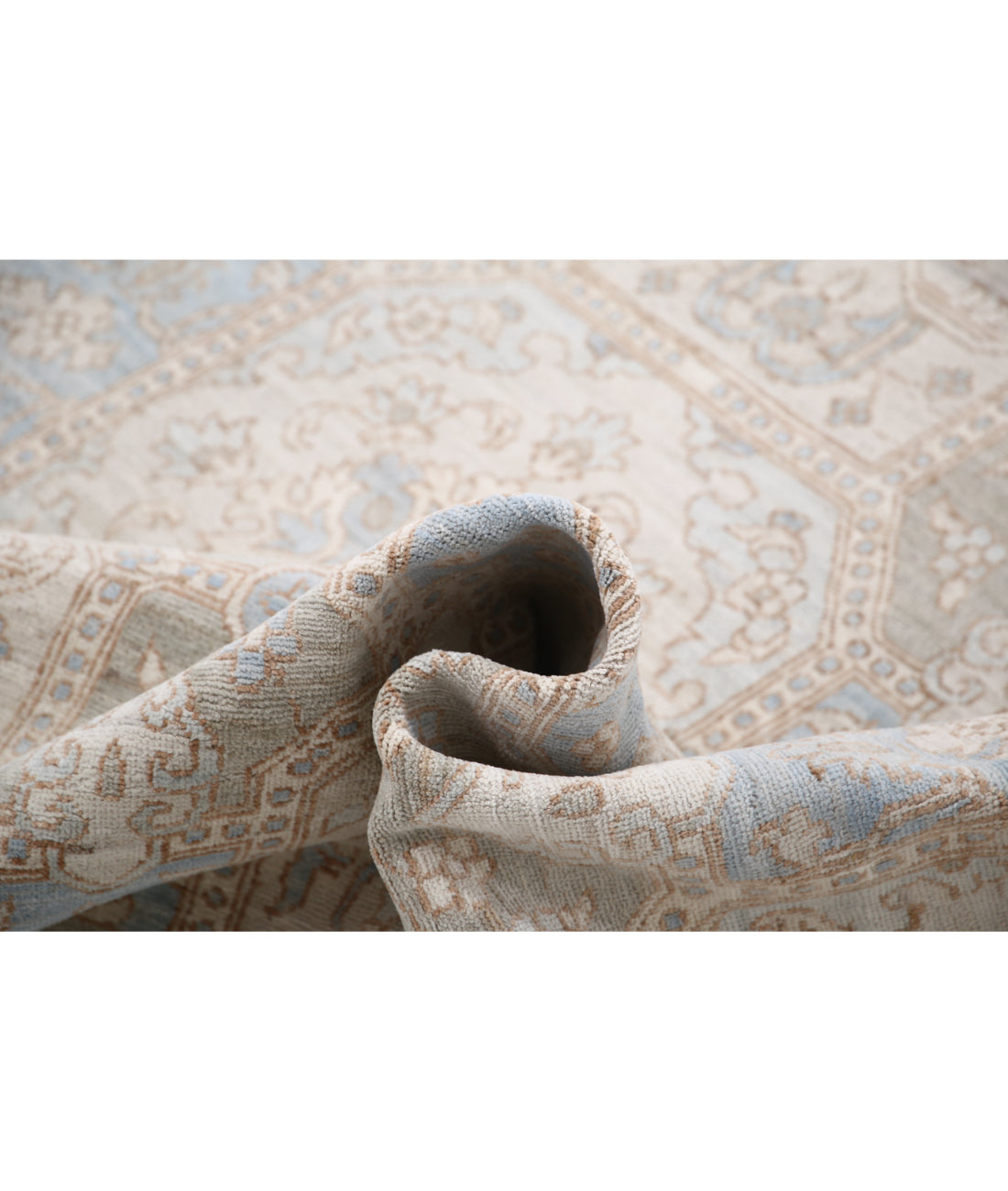 Hand Knotted Serenity Wool Rug - 7'8'' x 9'8'' 7'8'' x 9'8'' (230 X 290) / Green / N/A