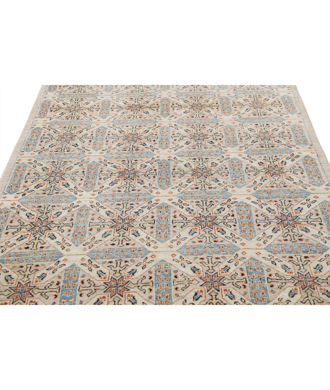 Hand Knotted Artemix Wool Rug - 4'10'' x 9'4'' 4'10'' x 9'4'' (145 X 280) / Ivory / Blue