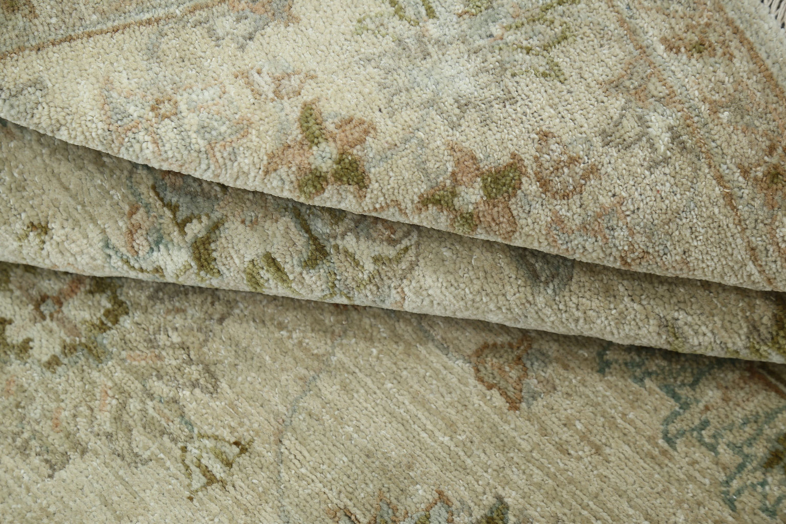 Hand Knotted Ziegler Wool Rug - 4'4'' x 6'4''