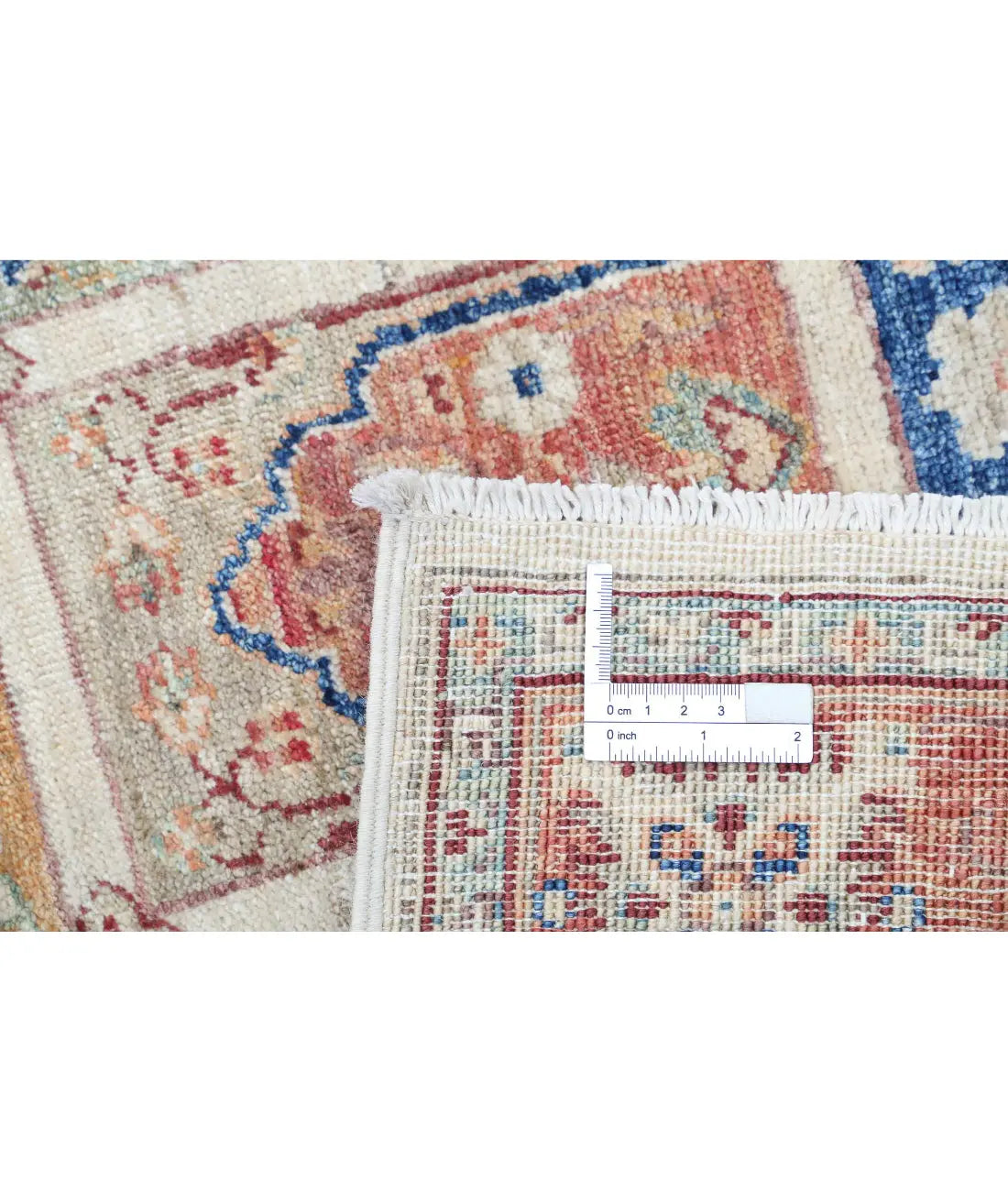 Hand Knotted Bakhtiari Wool Rug - 3'10'' x 5'8''