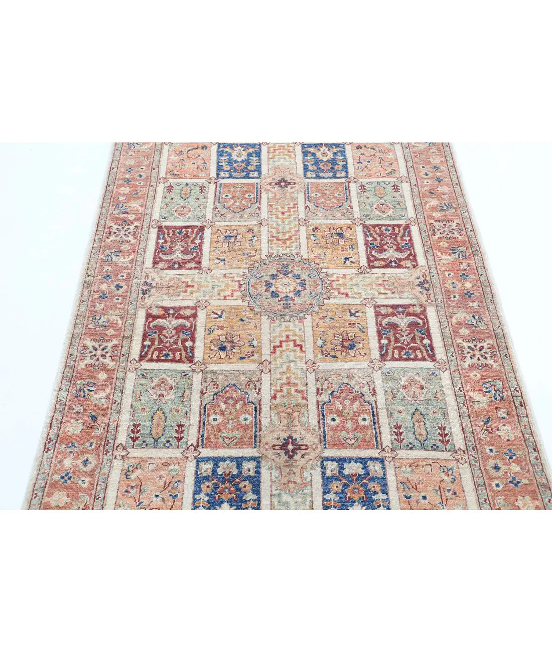 Hand Knotted Bakhtiari Wool Rug - 3'10'' x 5'8''