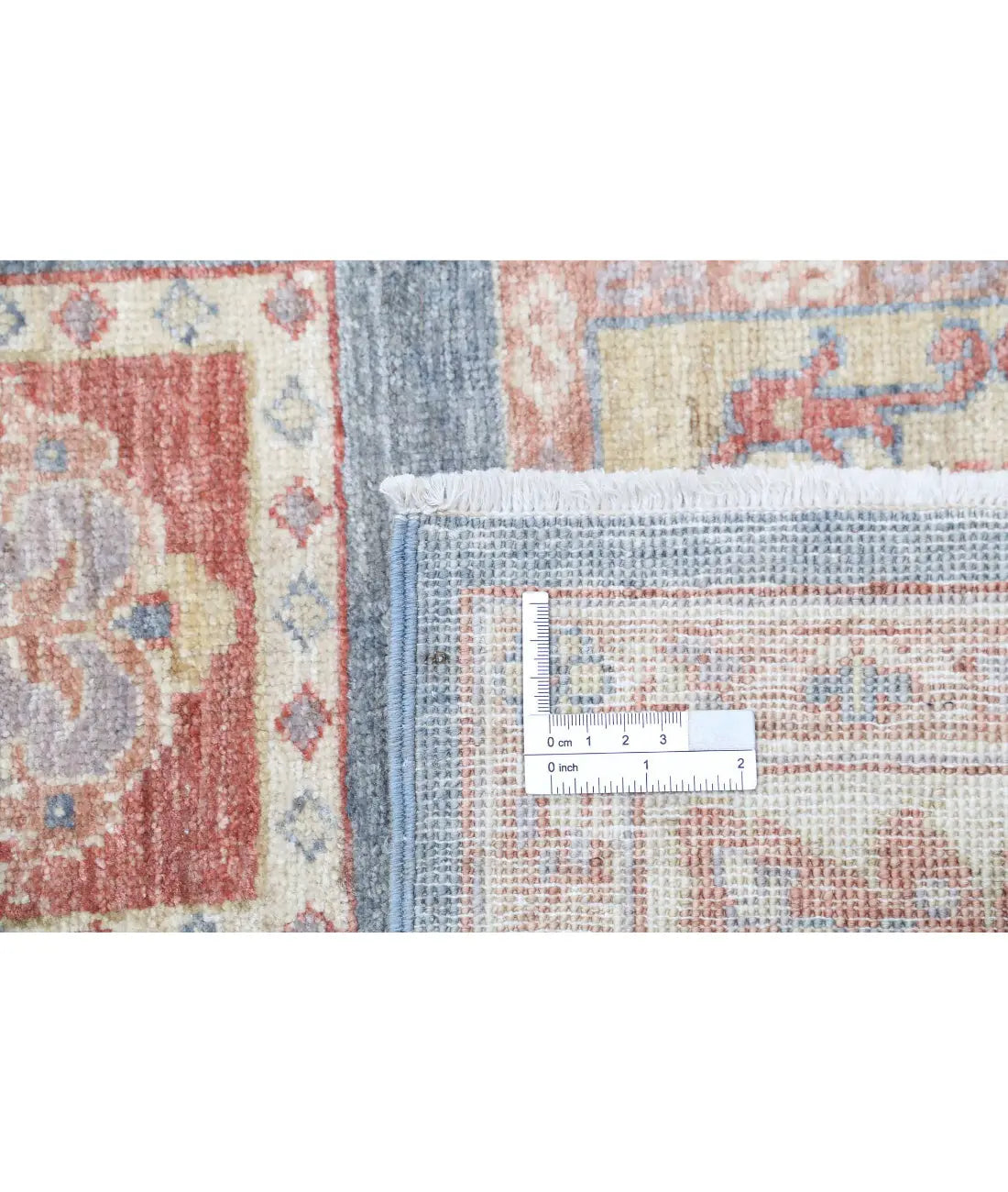 Hand Knotted Bakhtiari Wool Rug - 4'0'' x 5'11''