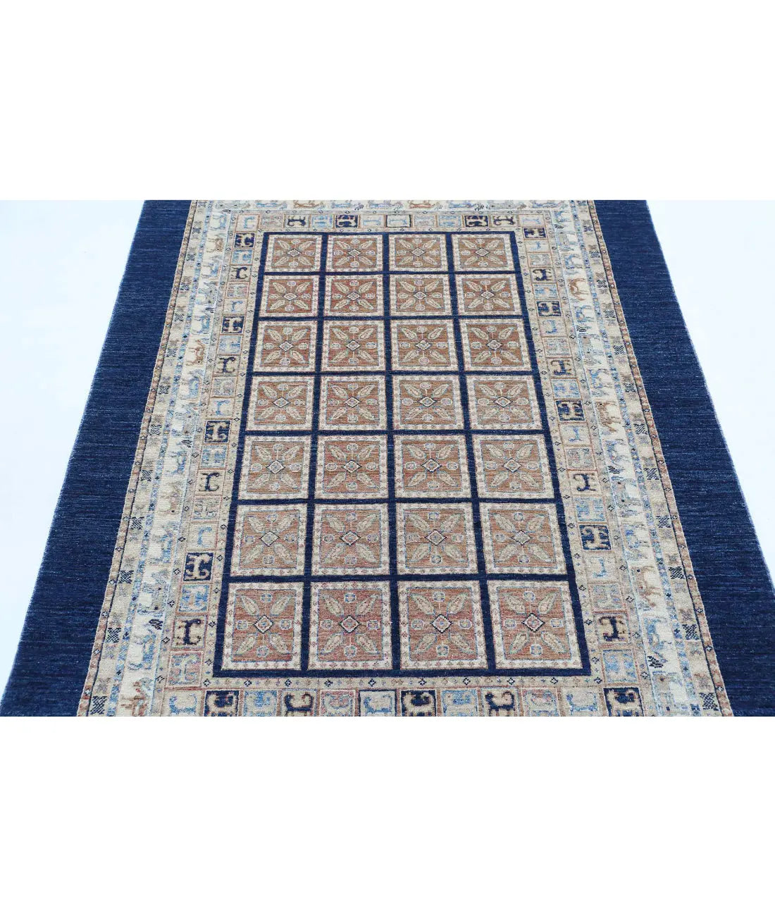 Hand Knotted Bakhtiari Wool Rug - 4'10'' x 6'3''