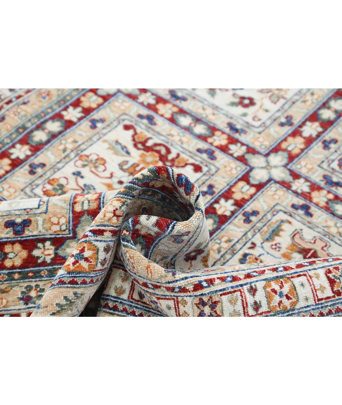 Hand Knotted Bakhtiari Wool Rug - 4'10'' x 6'5''