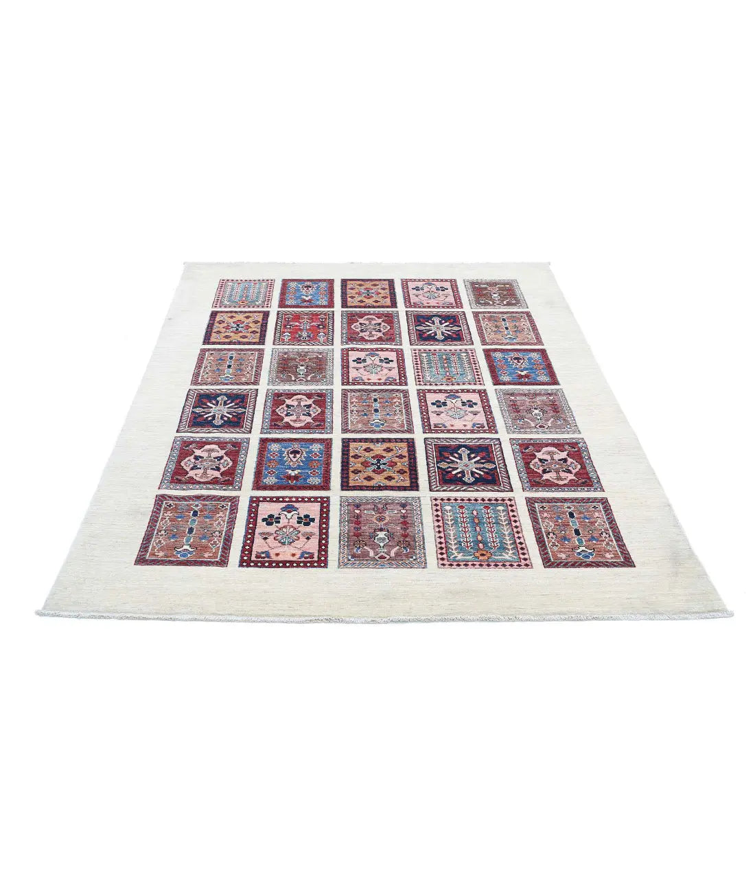 Hand Knotted Bakhtiari Wool Rug - 4'11'' x 6'10''
