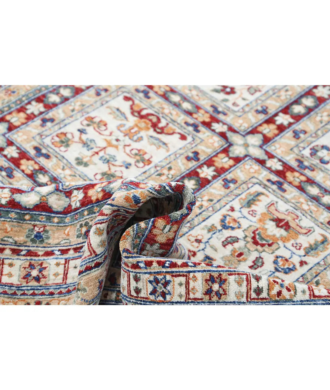 Hand Knotted Bakhtiari Wool Rug - 4'11'' x 6'1''