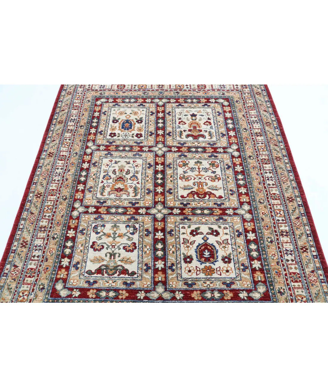 Hand Knotted Bakhtiari Wool Rug - 4'11'' x 6'1''