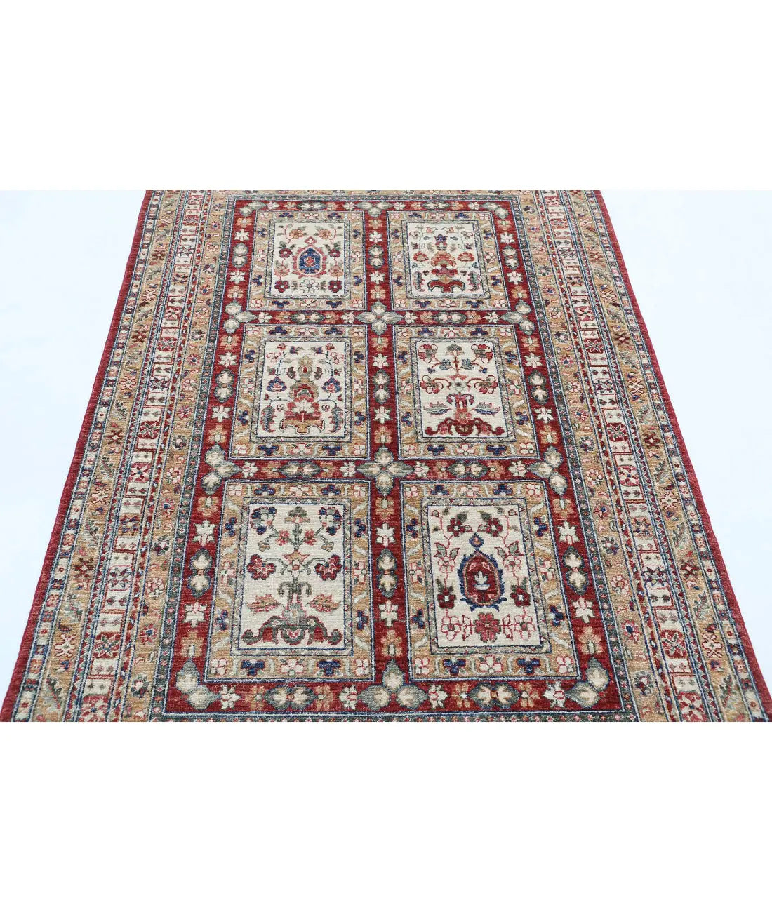 Hand Knotted Bakhtiari Wool Rug - 4'4'' x 6'8''