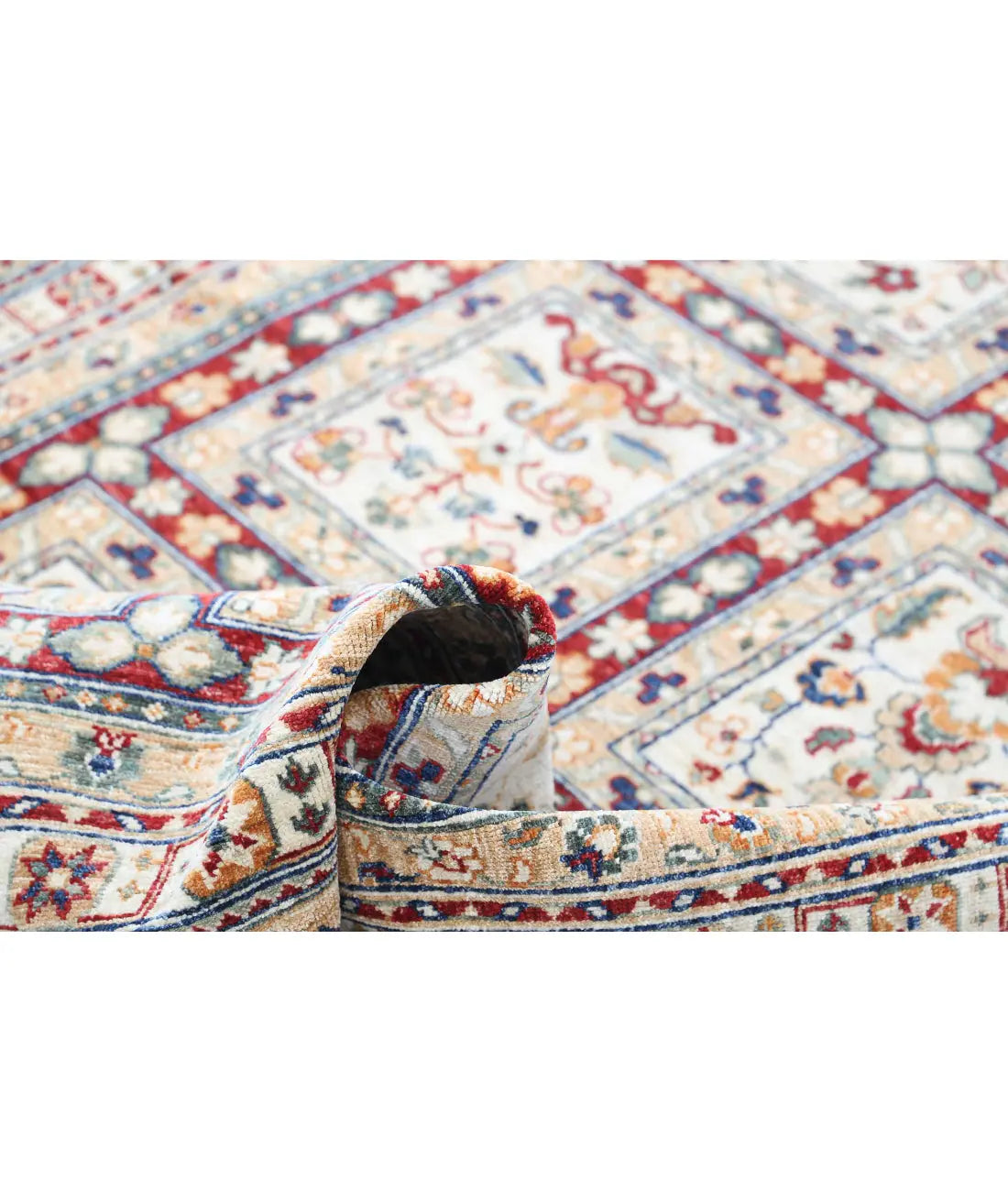 Hand Knotted Bakhtiari Wool Rug - 4'5'' x 6'2''