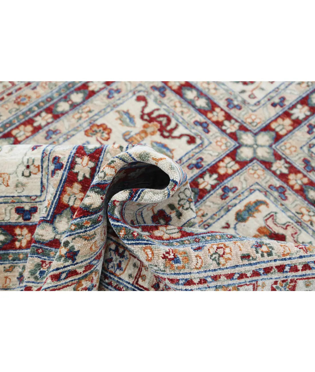 Hand Knotted Bakhtiari Wool Rug - 4'6'' x 6'4''