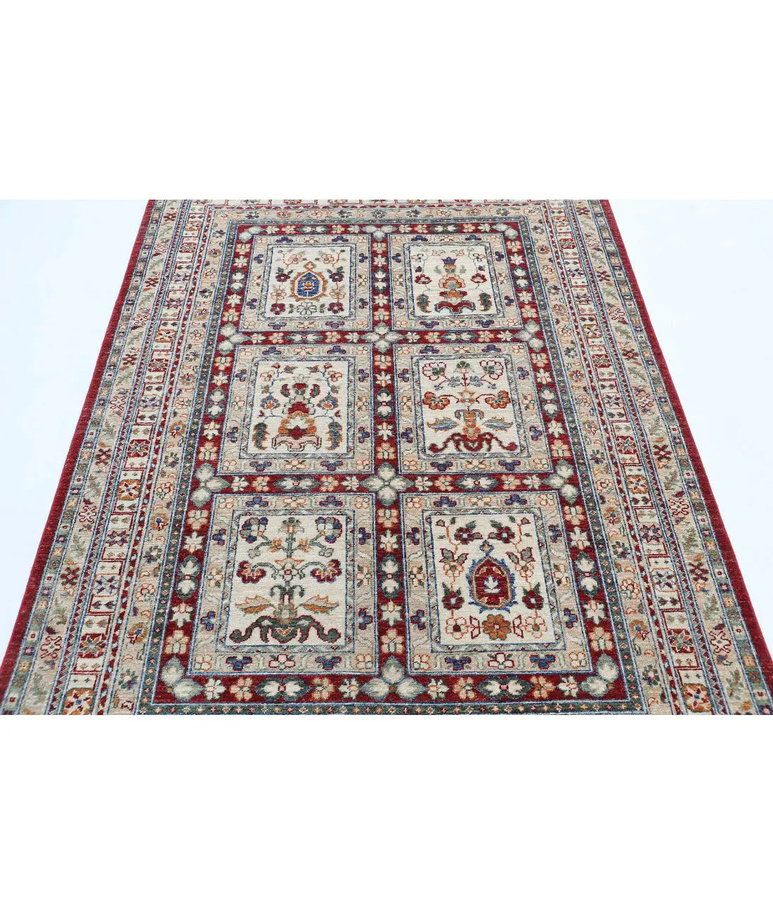 Hand Knotted Bakhtiari Wool Rug - 4'6'' x 6'4''