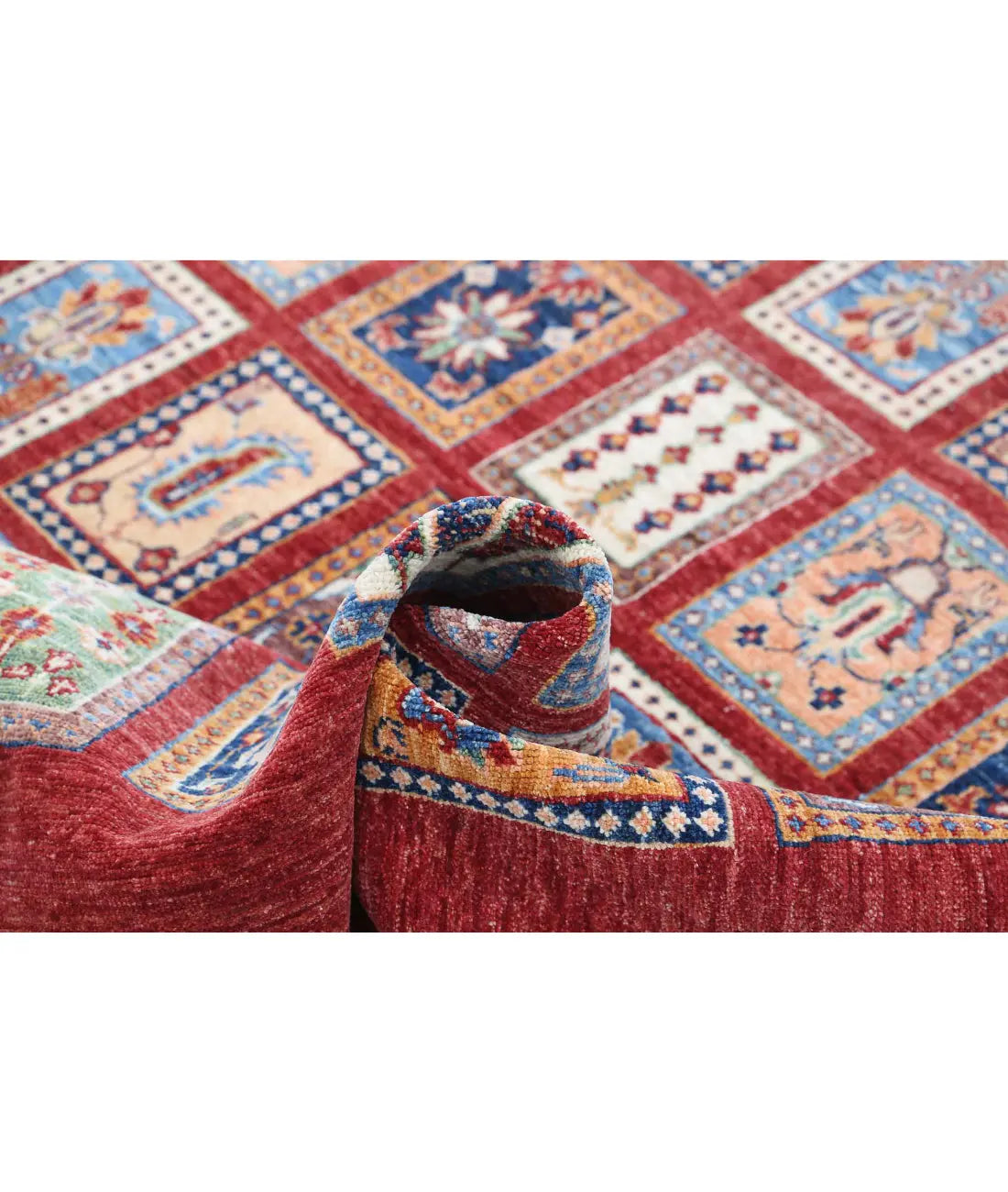 Hand Knotted Bakhtiari Wool Rug - 4'9'' x 6'7''