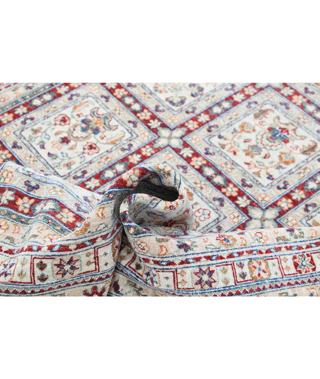 Hand Knotted Bakhtiari Wool Rug - 5'5'' x 8'6''