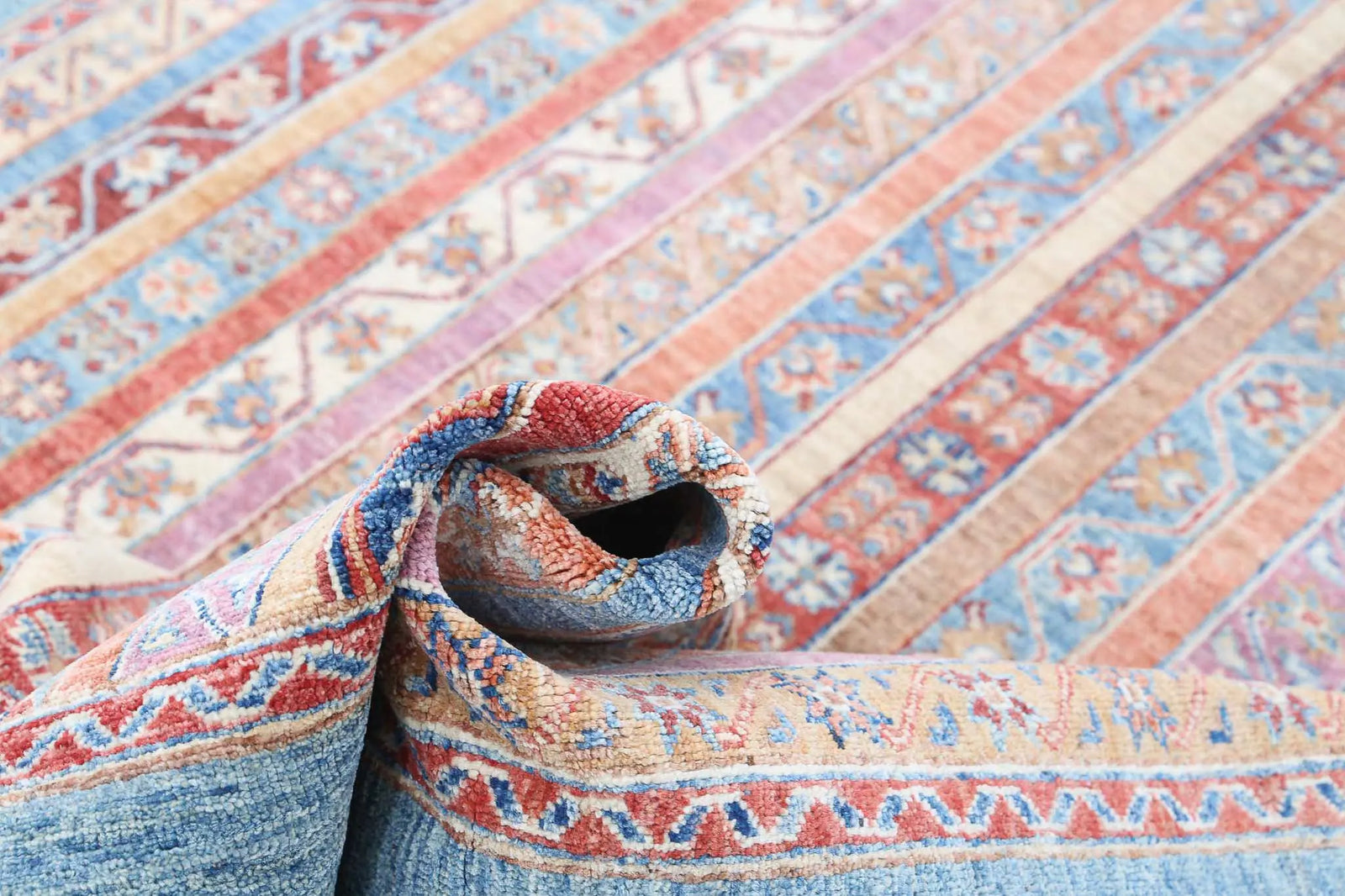 Hand Knotted Shaal Wool Rug - 5'9'' x 7'8''