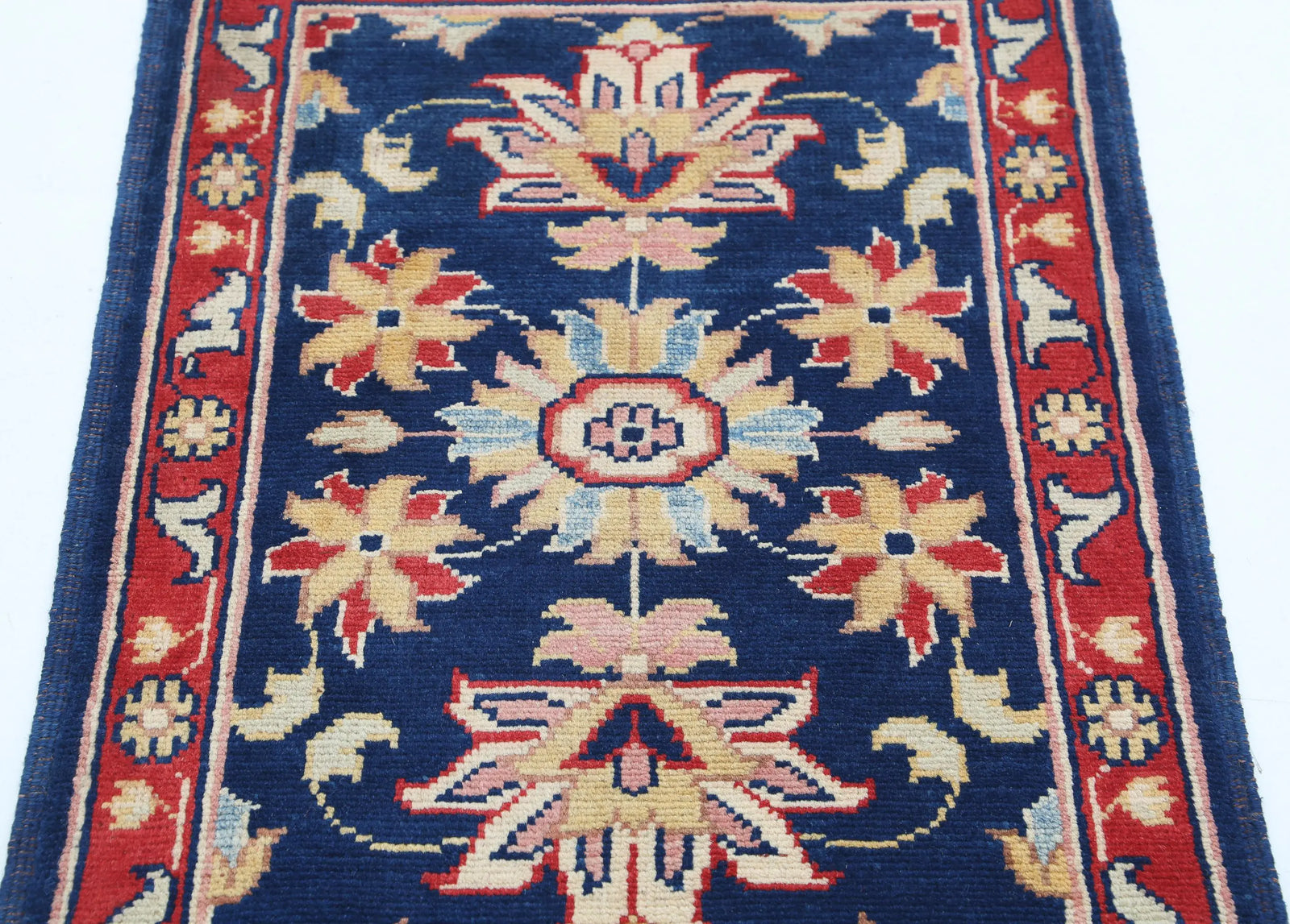 Tapis en laine Ziegler Farhan Gul noué à la main - 2'0'' x 2'11''