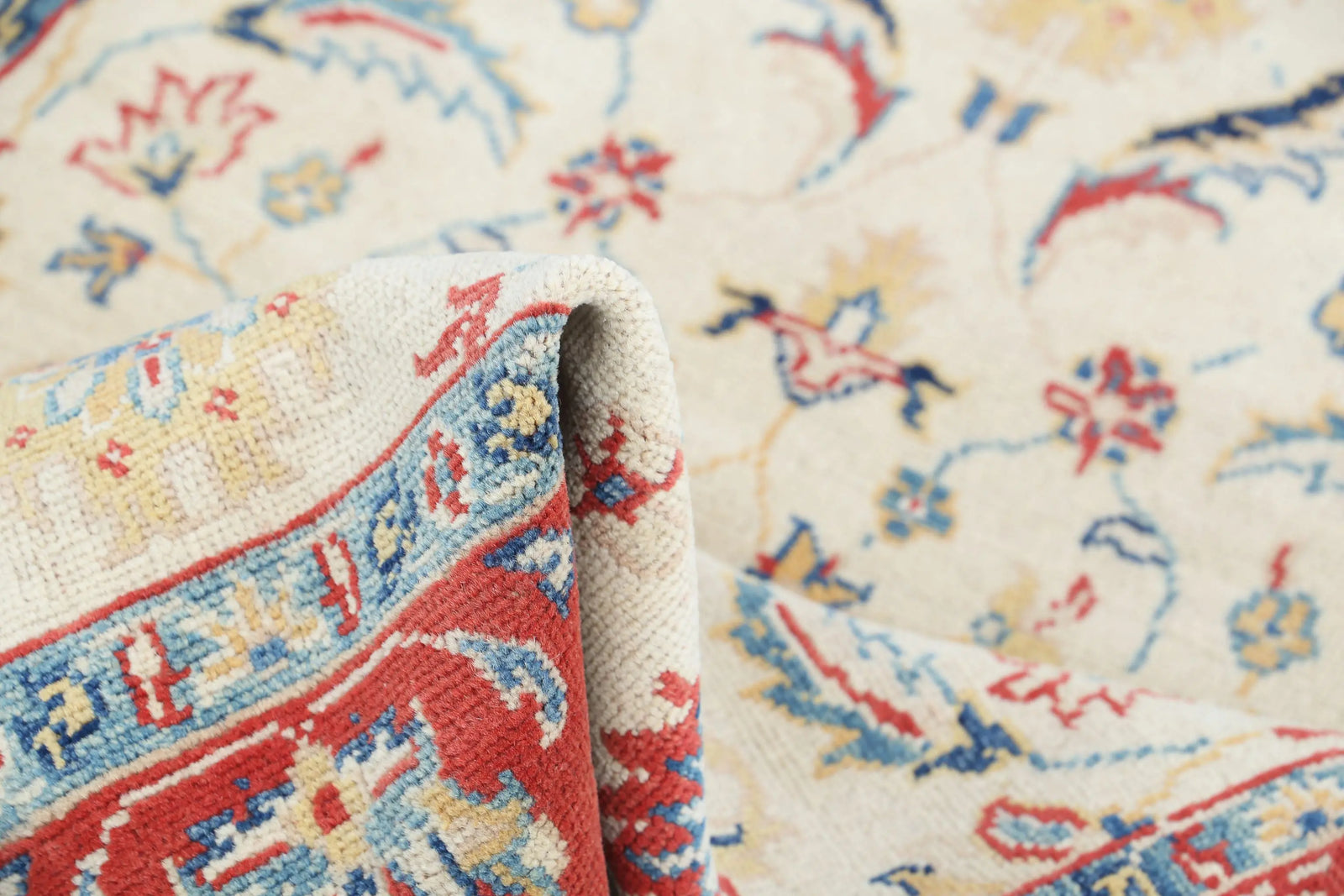 Tapis en laine Ziegler Farhan Gul noué à la main - 4'0'' x 5'8''