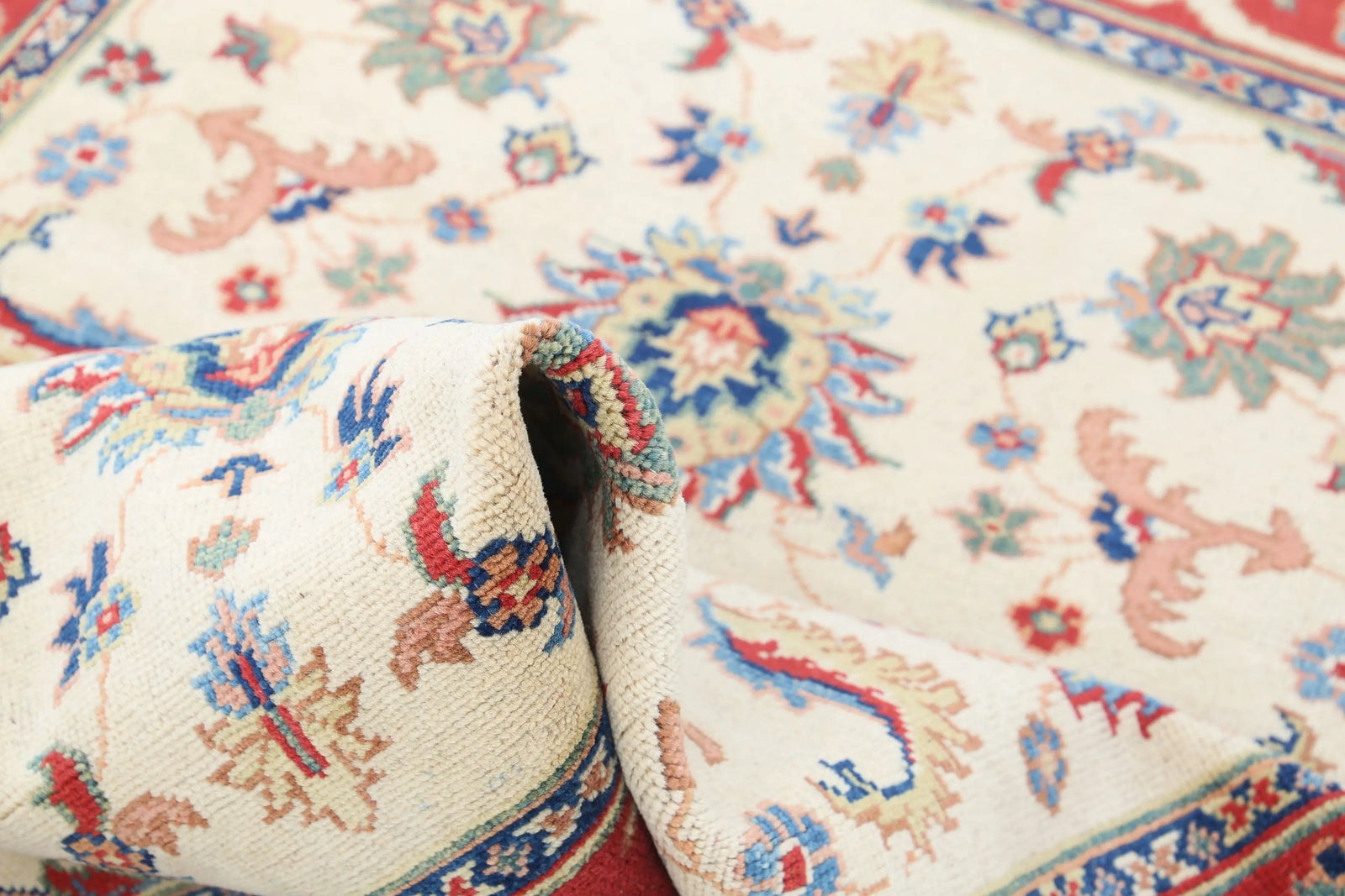 Tapis en laine Ziegler Farhan Gul noué à la main - 4'2'' x 5'6''