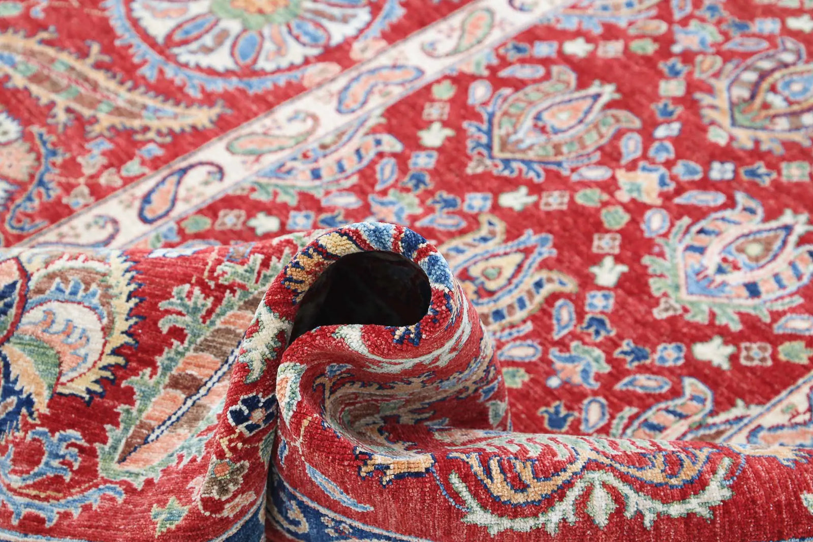 Hand Knotted Ziegler Suzani Wool Rug - 5'8'' x 8'0''