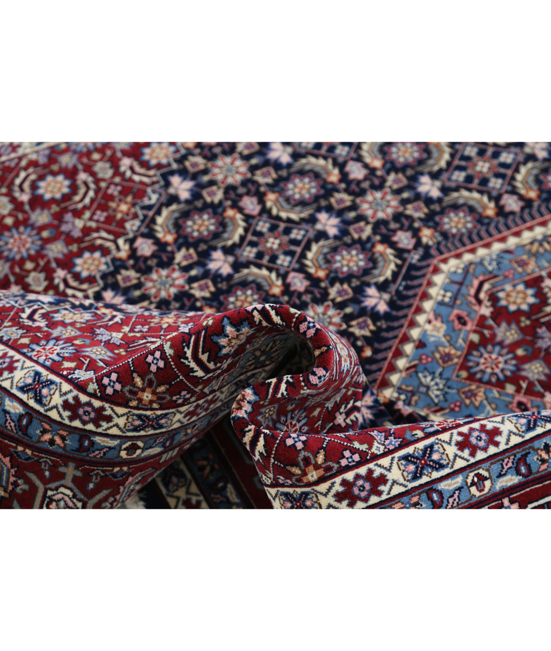 Hand Knotted Heritage Persian Style Bijar Wool Rug - 6'0'' x 9'0'' 6'0'' x 9'0'' (180 X 270) / Blue / Red