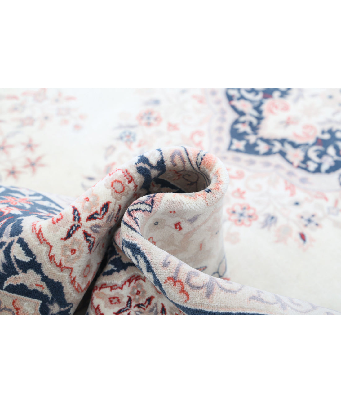 Hand Knotted Heritage Persian Style Wool Rug - 8'1'' x 10'0'' 8'1'' x 10'0'' (243 X 300) / Ivory / Black