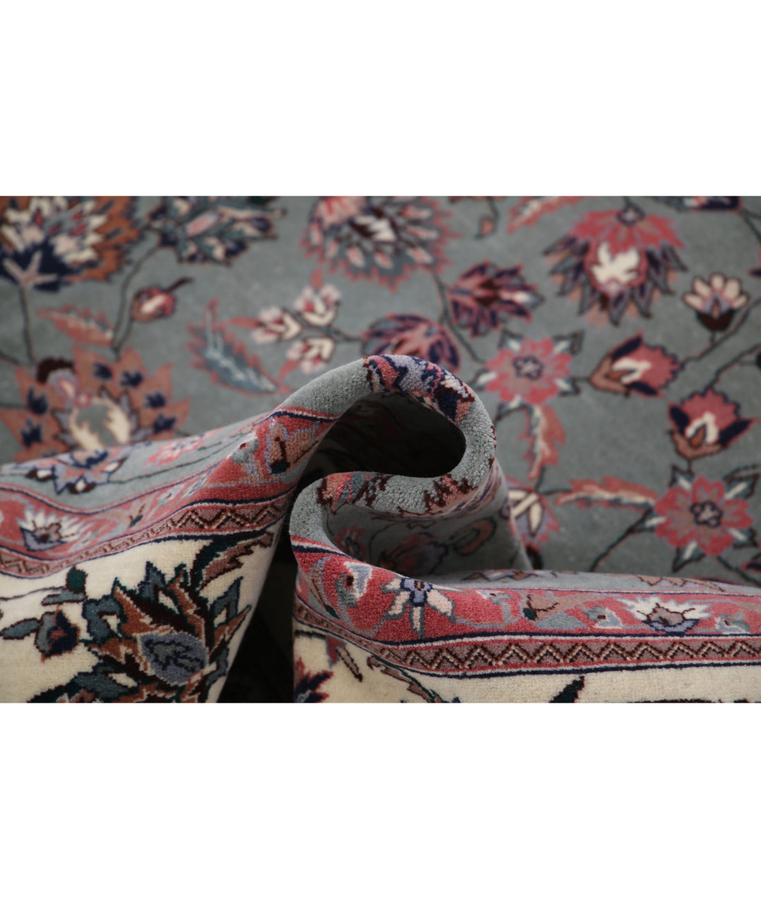 Hand Knotted Heritage Persian Style Wool Rug - 6'1'' x 8'11'' 6'1'' x 8'11'' (183 X 268) / Green / Ivory