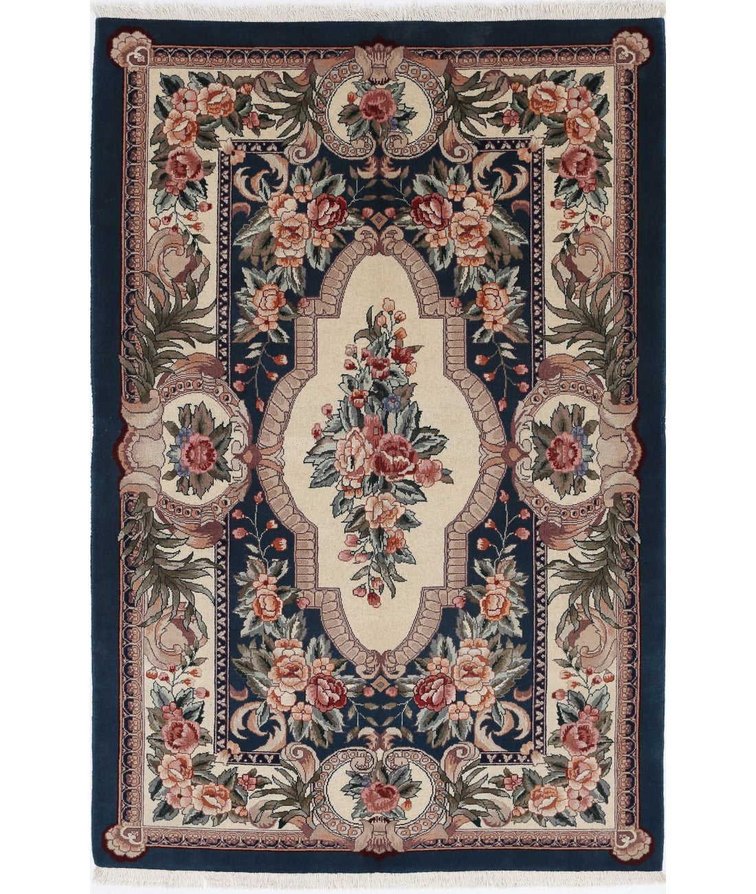 Hand Knotted Heritage Persian Style Aubusson Wool Rug - 3'10'' x 5'9'' 3'10'' x 5'9'' (115 X 173) / Green / Ivory