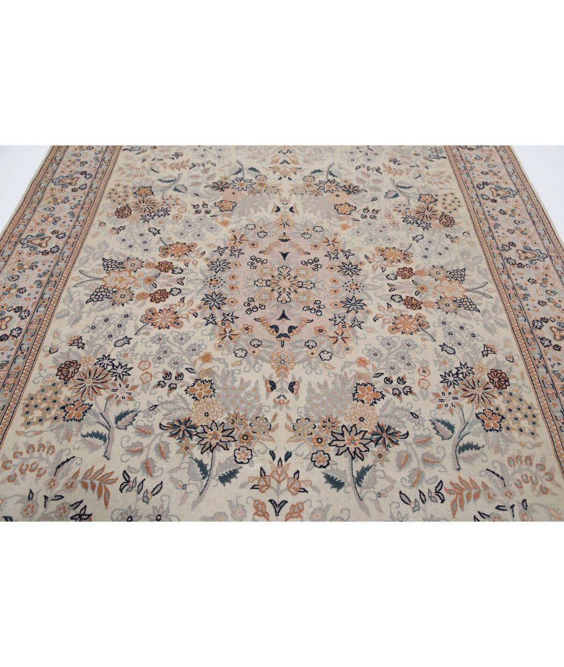 Hand Knotted Heritage Fine Persian Style Wool Rug - 6'0'' x 9'0'' 6'0'' x 9'0'' (180 X 270) / Ivory / Taupe