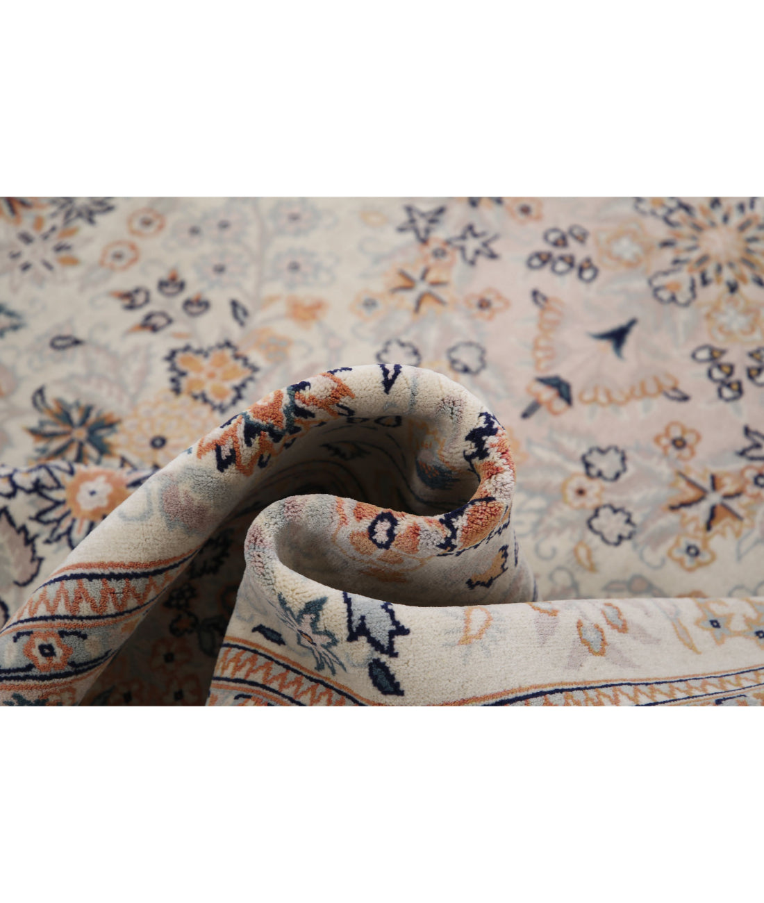 Hand Knotted Heritage Fine Persian Style Wool Rug - 6'0'' x 9'0'' 6'0'' x 9'0'' (180 X 270) / Ivory / Taupe