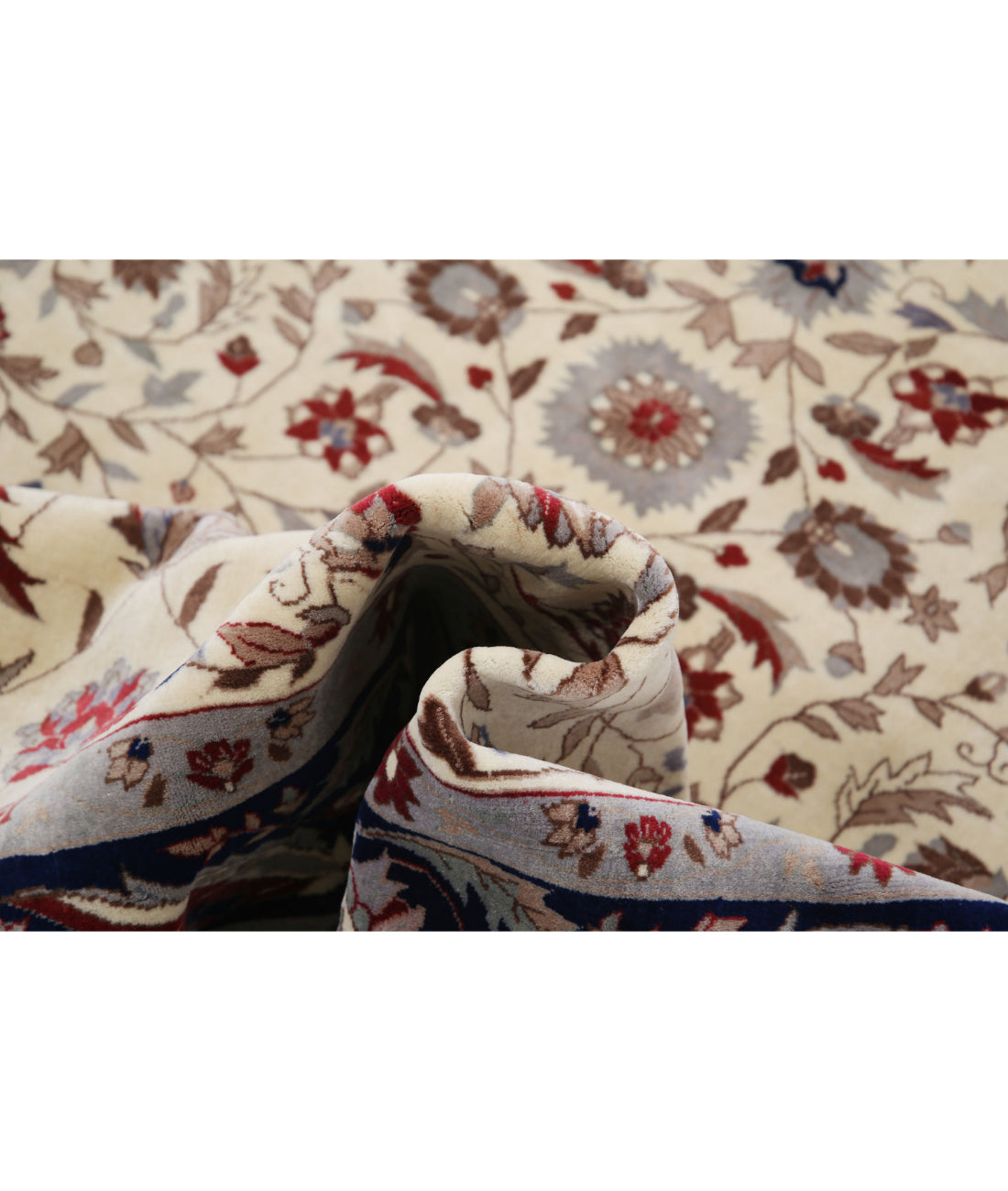 Hand Knotted Heritage Fine Persian Style Wool Rug - 5'0'' x 7'5'' 5'0'' x 7'5'' (150 X 223) / Ivory / Blue