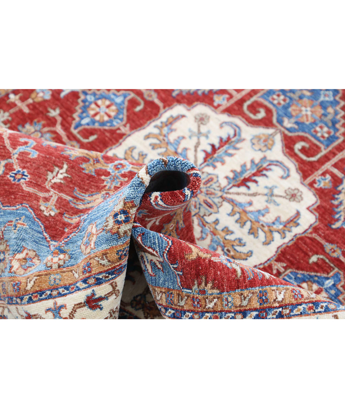 Hand Knotted Heriz Wool Rug - 4'9'' x 6'5'' 4'9'' x 6'5'' (143 X 193) / Red / Ivory