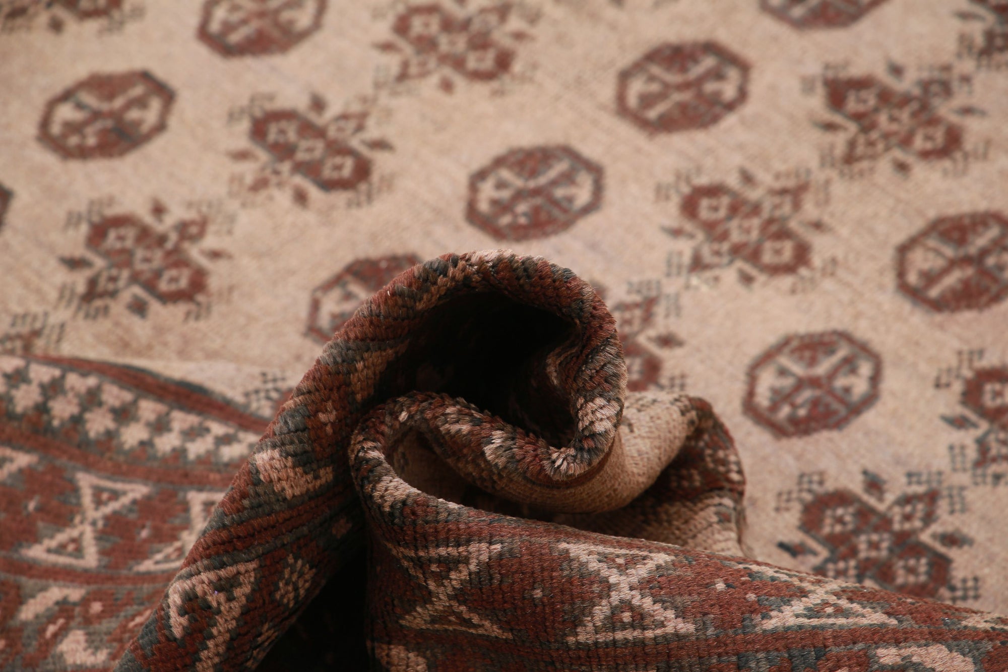 Revival-hand-knotted-gul-collection-wool-rug-5013970-5.jpg