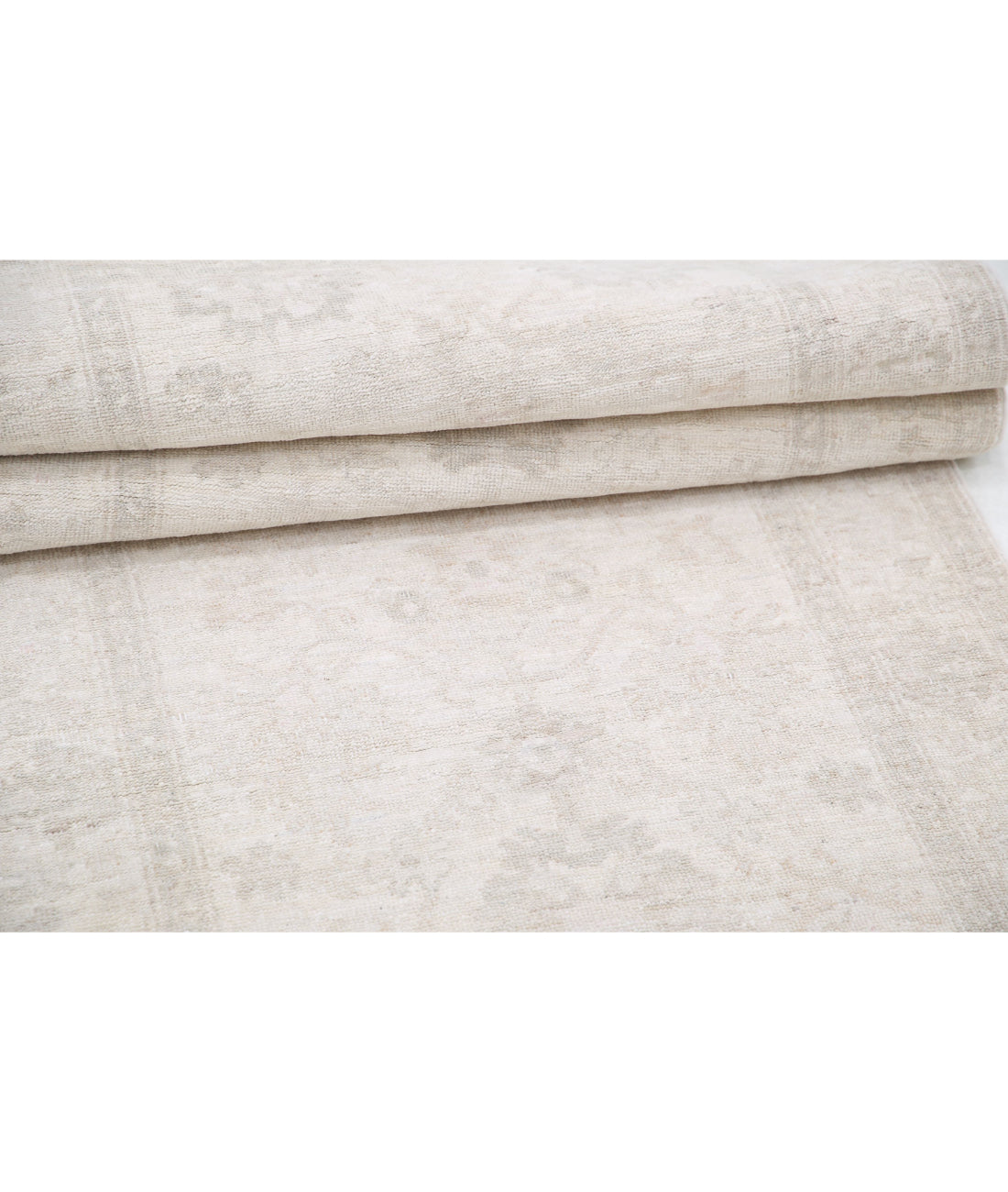 Hand Knotted Serenity Wool Rug - 2'6'' x 9'5'' 2'6'' x 9'5'' (75 X 283) / Ivory / Taupe