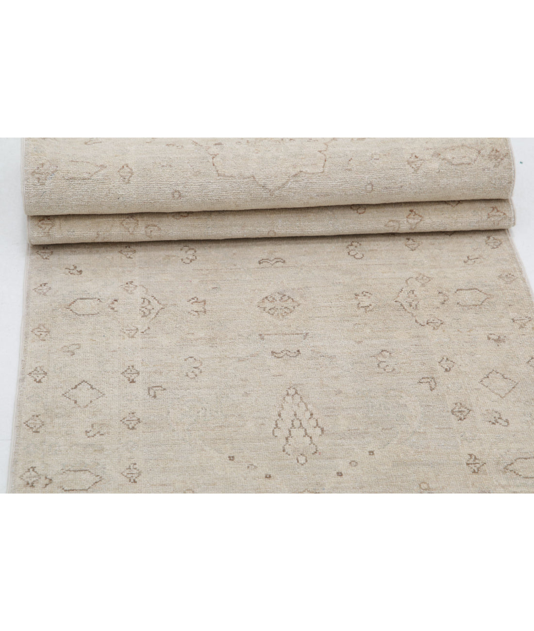 Hand Knotted Serenity Wool Rug - 2'7'' x 10'7'' 2'7'' x 10'7'' (78 X 318) / Ivory / Brown