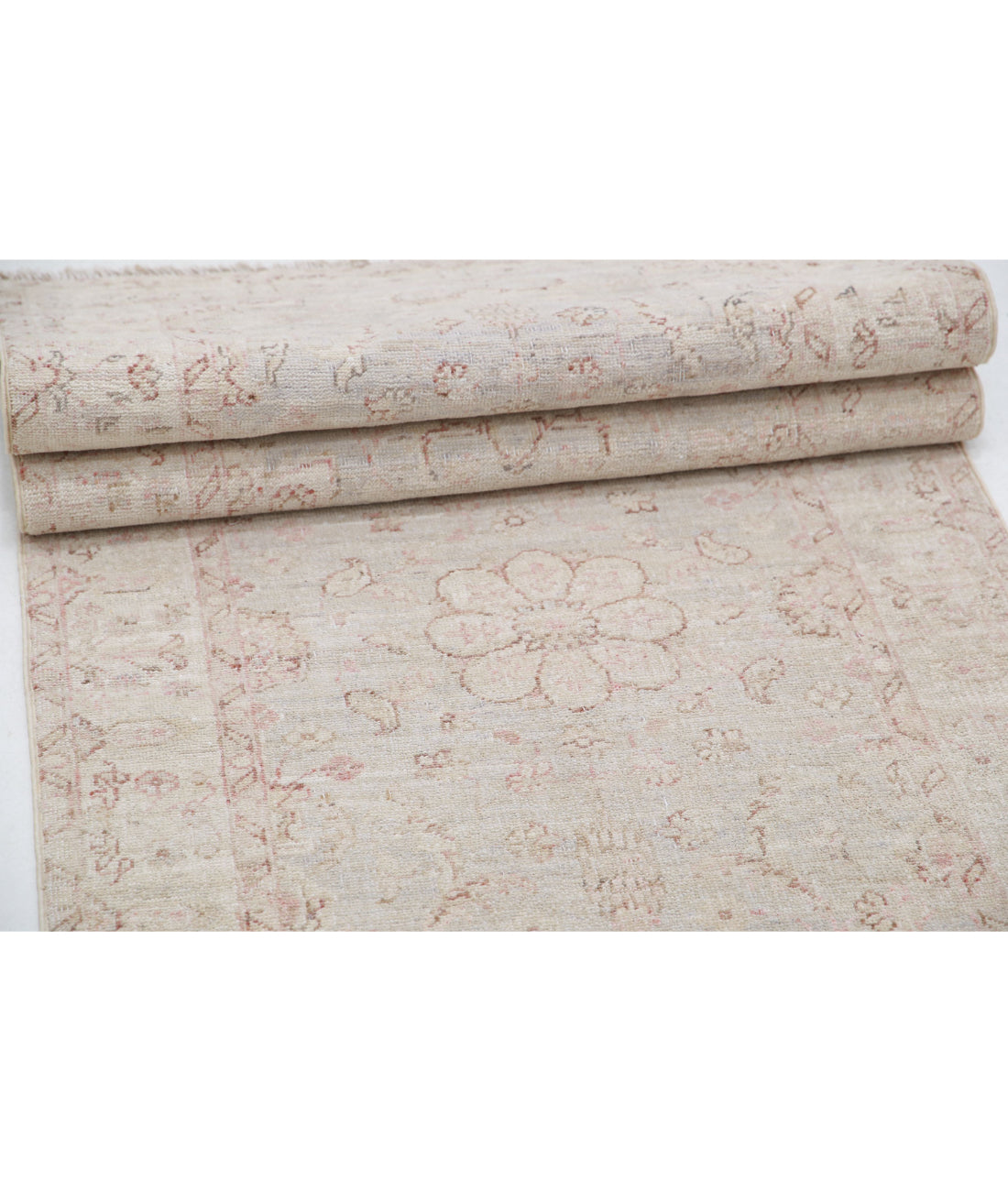 Hand Knotted Serenity Wool Rug - 2'6'' x 10'1'' 2'6'' x 10'1'' (75 X 303) / Grey / Ivory