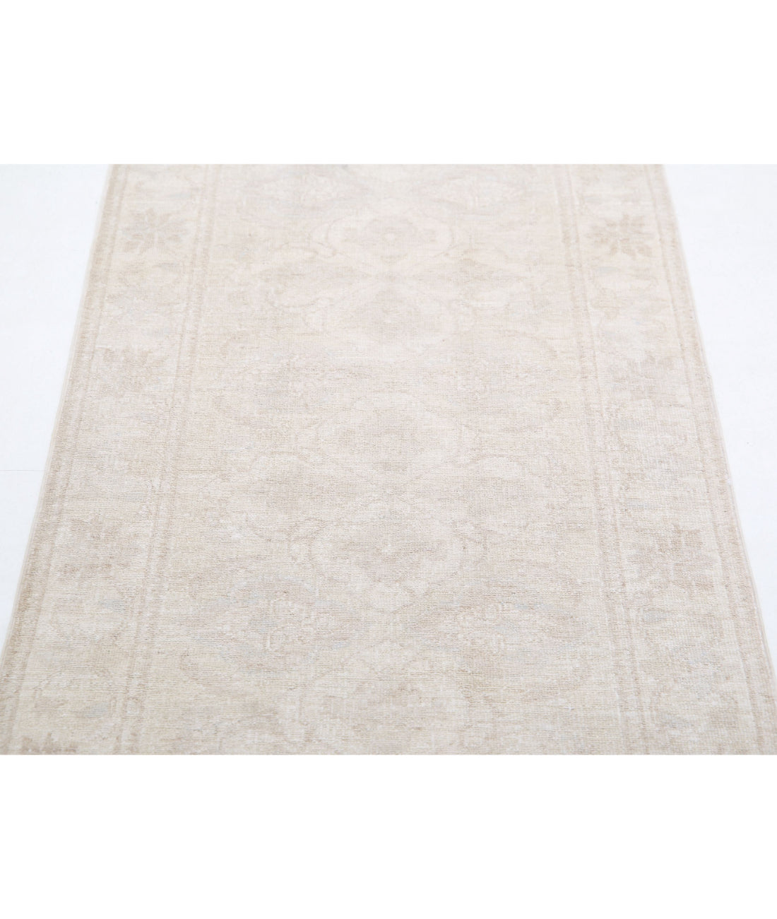 Hand Knotted Serenity Wool Rug - 2'5'' x 6'3'' 2'5'' x 6'3'' (73 X 188) / Ivory / Taupe