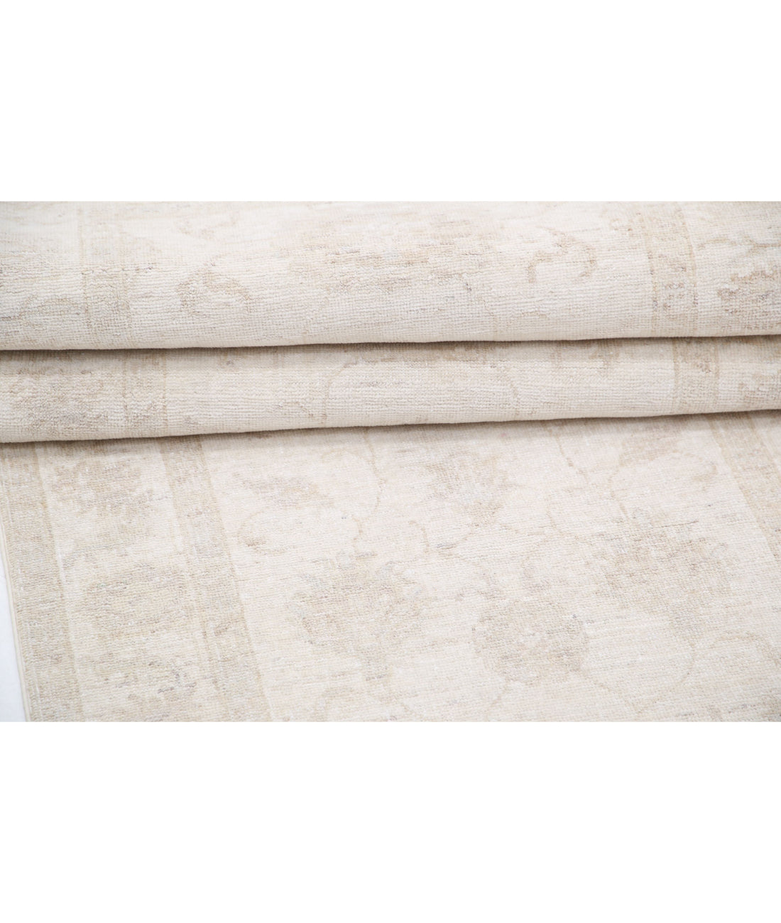 Hand Knotted Serenity Wool Rug - 2'6'' x 9'7'' 2'6'' x 9'7'' (75 X 288) / Ivory / Taupe