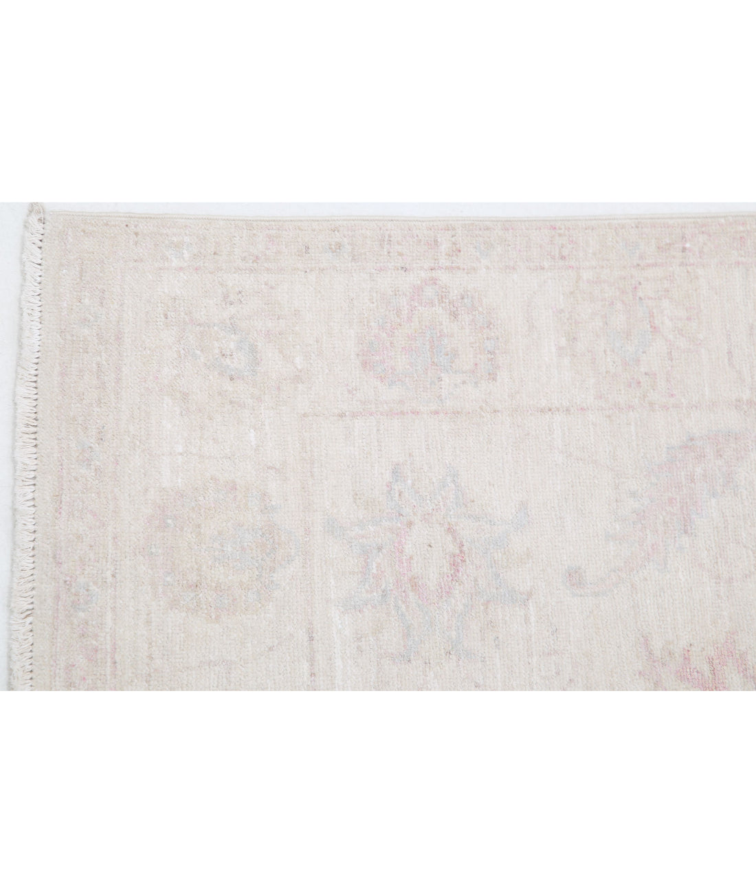 Hand Knotted Serenity Wool Rug - 2'7'' x 8'7'' 2'7'' x 8'7'' (78 X 258) / Ivory / Pink